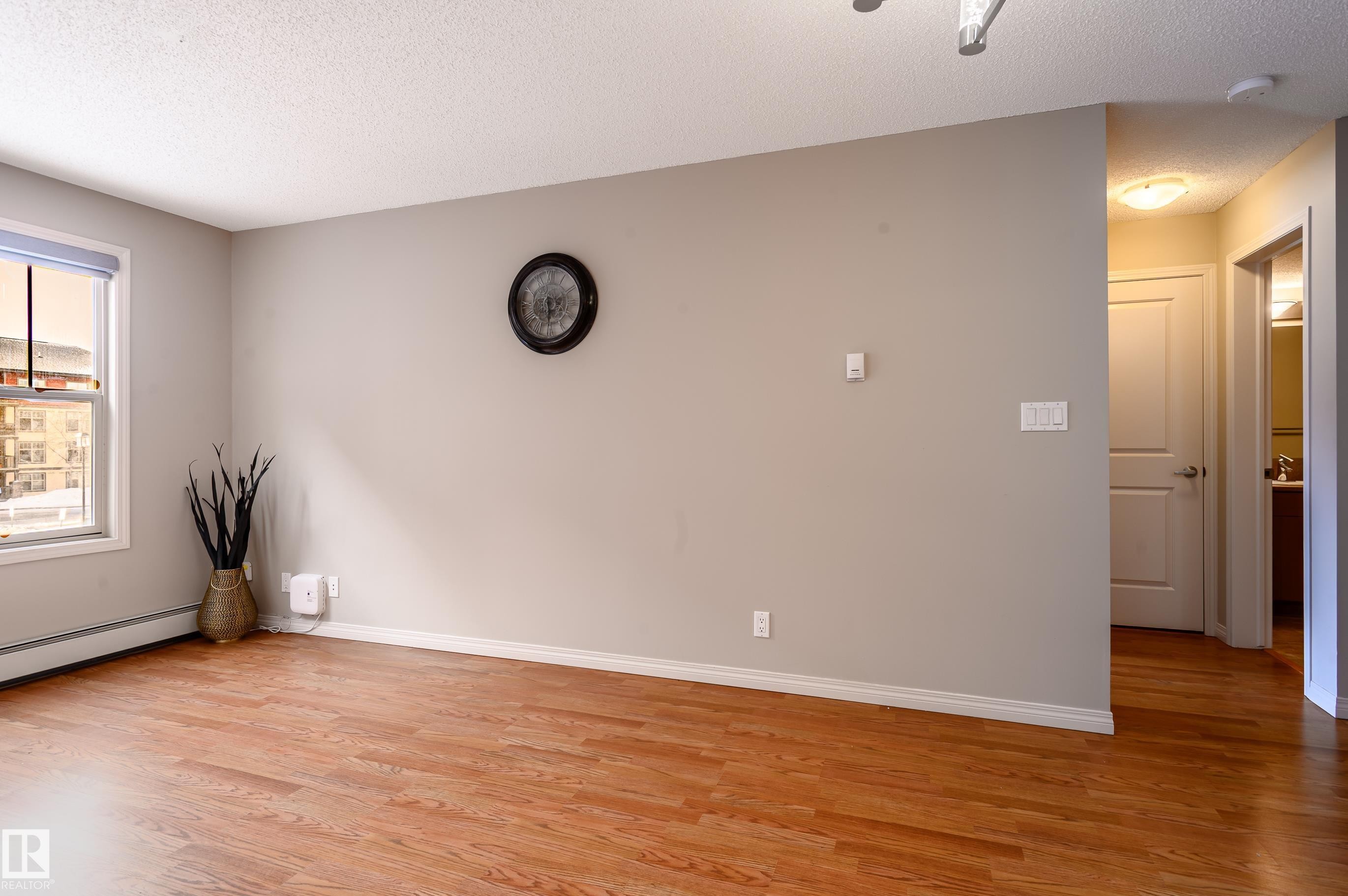 213 105 Ambleside Drive, Edmonton, AB - Indoor Photo Showing Other Room