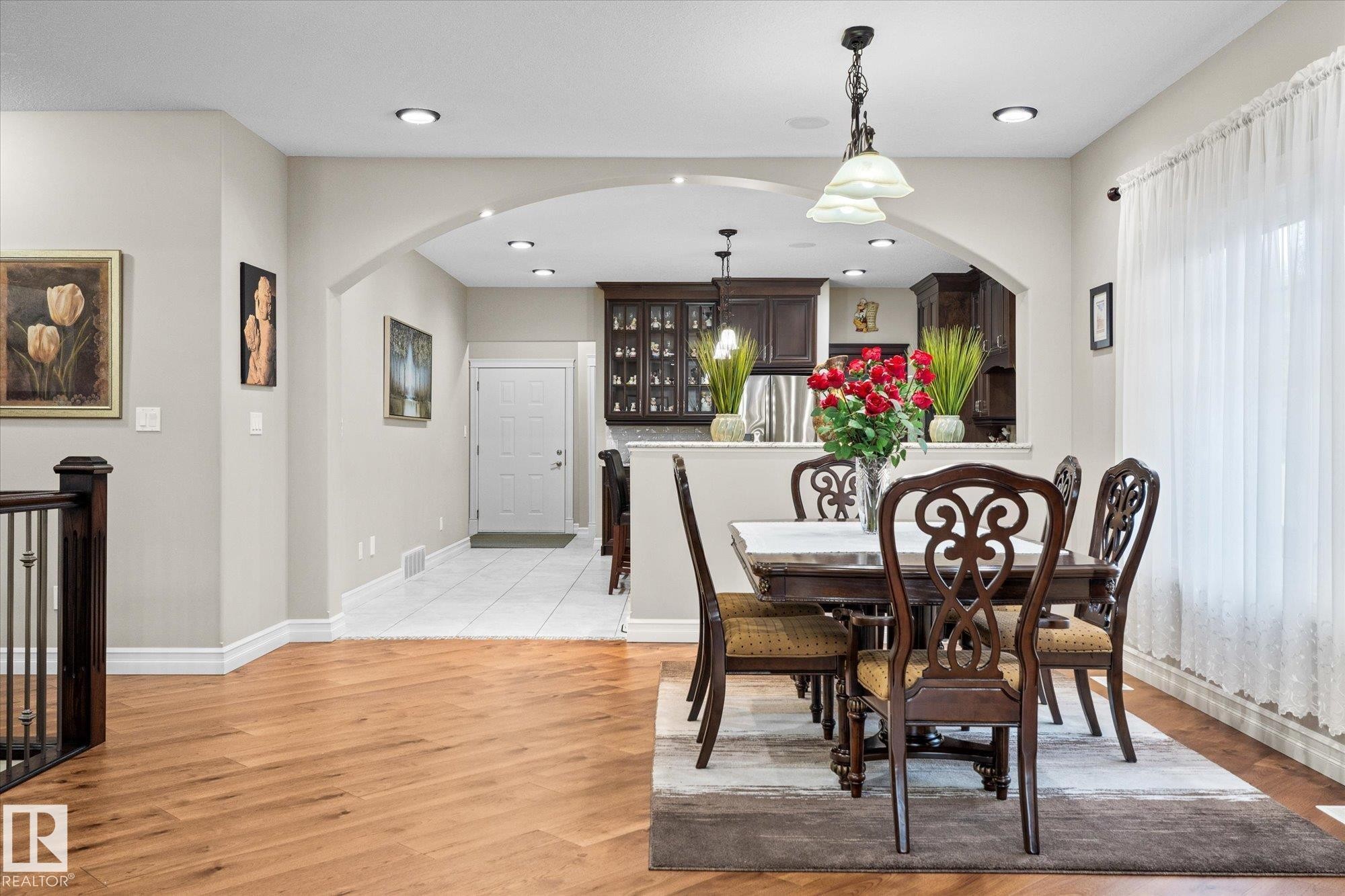 10516 158 Street Nw, Edmonton, AB - Indoor Photo Showing Dining Room