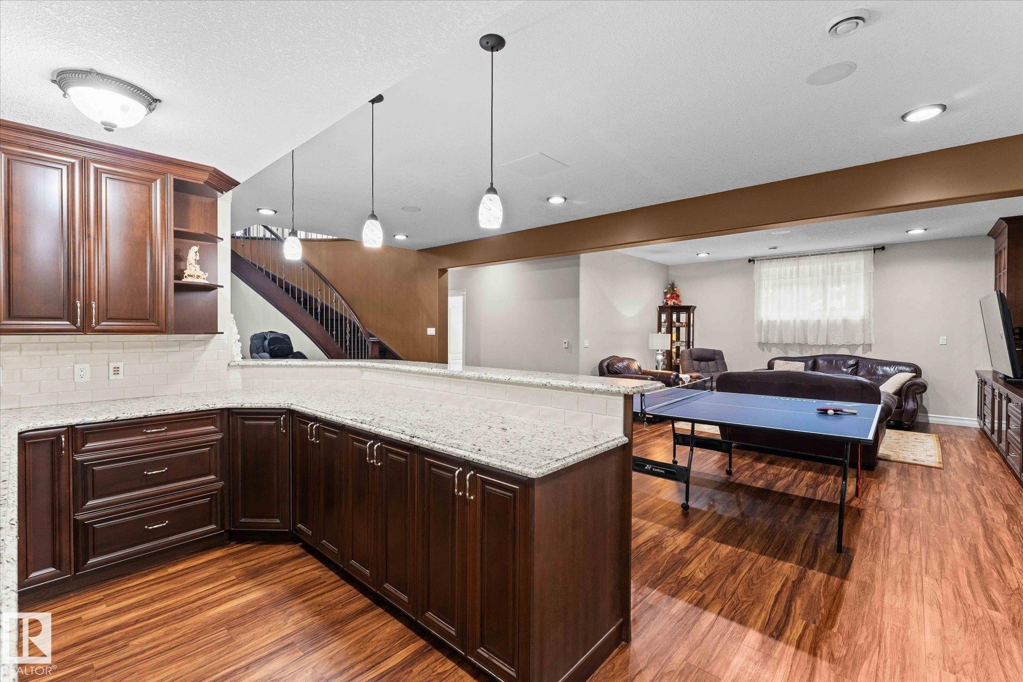 10516 158 Street Nw, Edmonton, AB - Indoor Photo Showing Kitchen