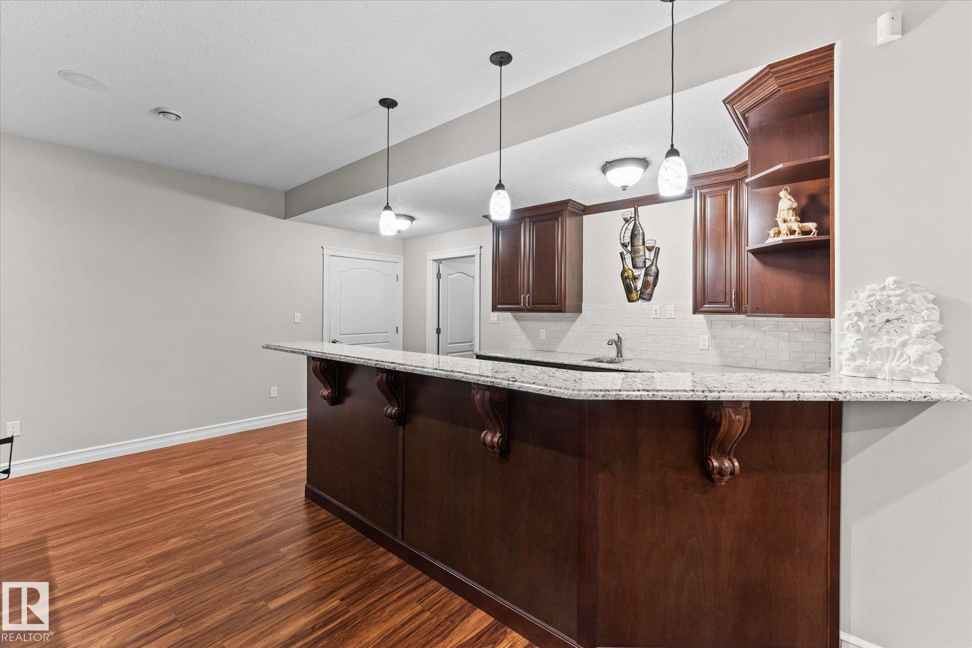 10516 158 Street Nw, Edmonton, AB - Indoor Photo Showing Kitchen