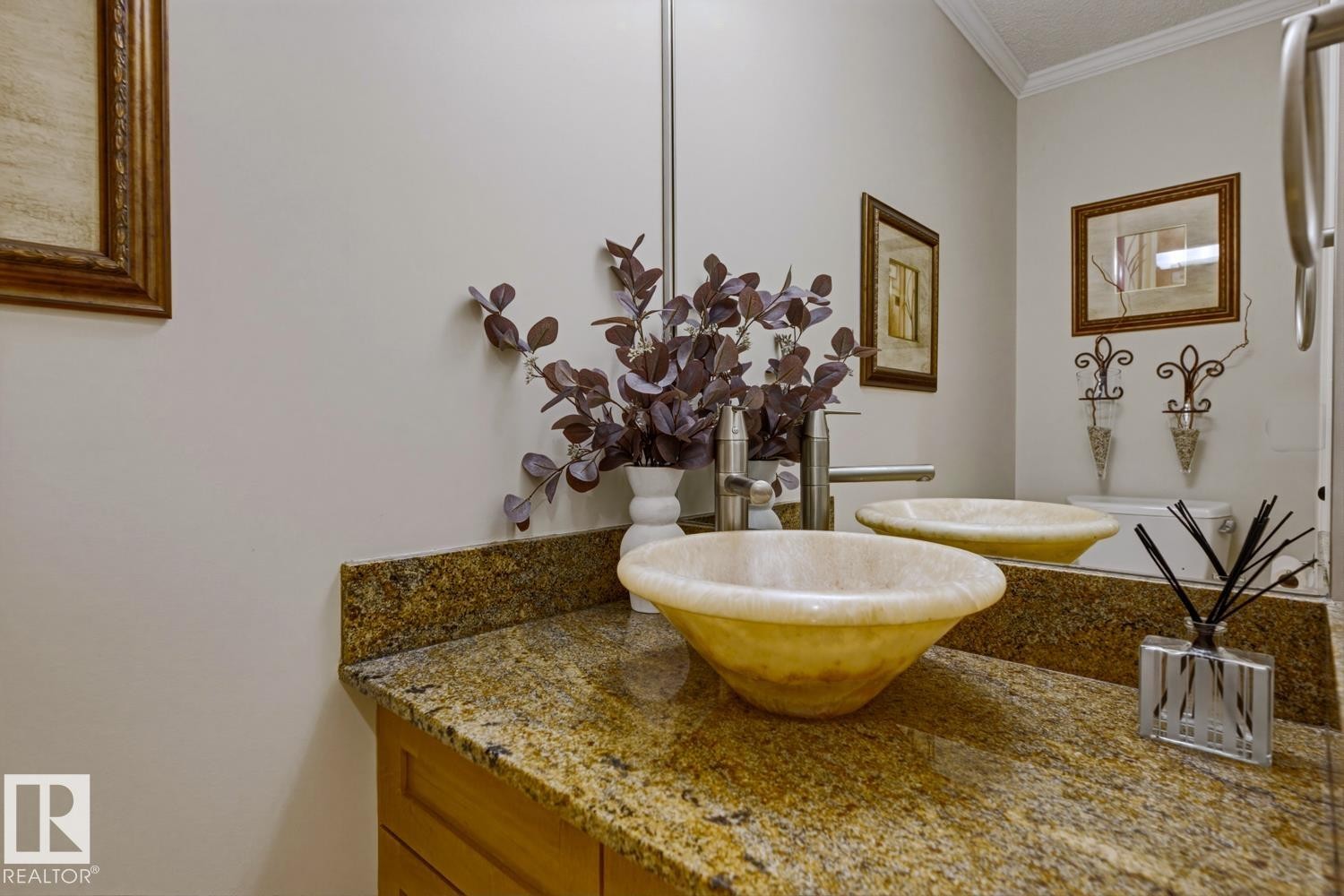 324 Wolf Ridge Point(E), Edmonton, AB - Indoor Photo Showing Bathroom