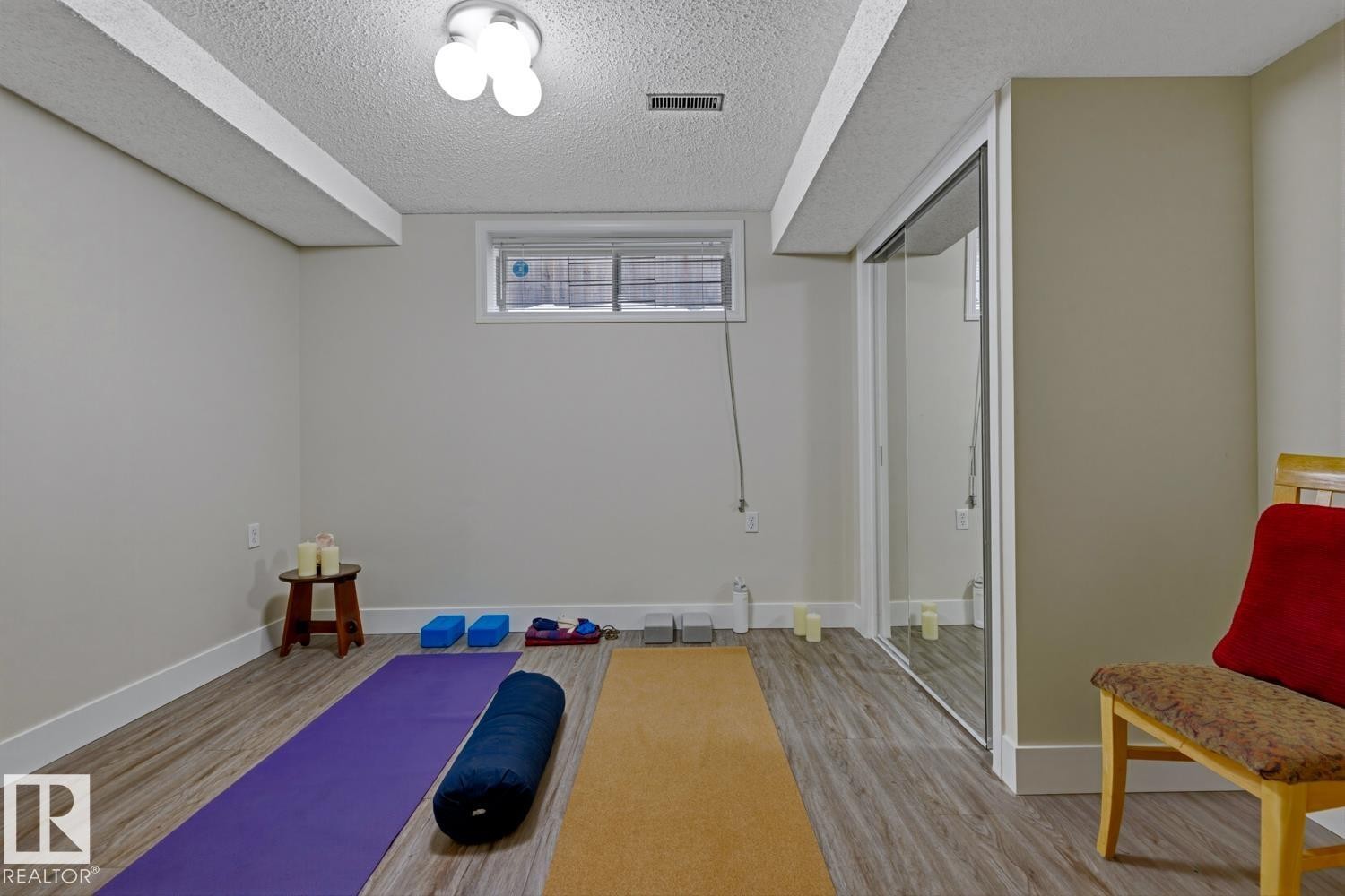 324 Wolf Ridge Point(E), Edmonton, AB - Indoor