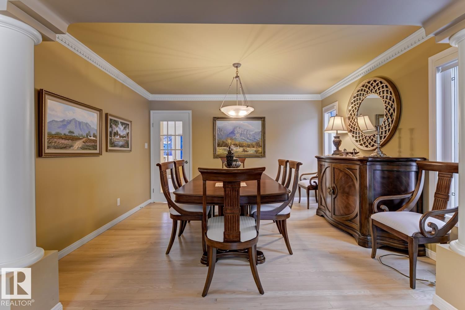 324 Wolf Ridge Point(E), Edmonton, AB - Indoor Photo Showing Dining Room