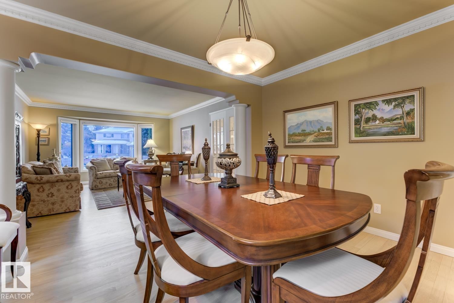 324 Wolf Ridge Point(E), Edmonton, AB - Indoor Photo Showing Dining Room
