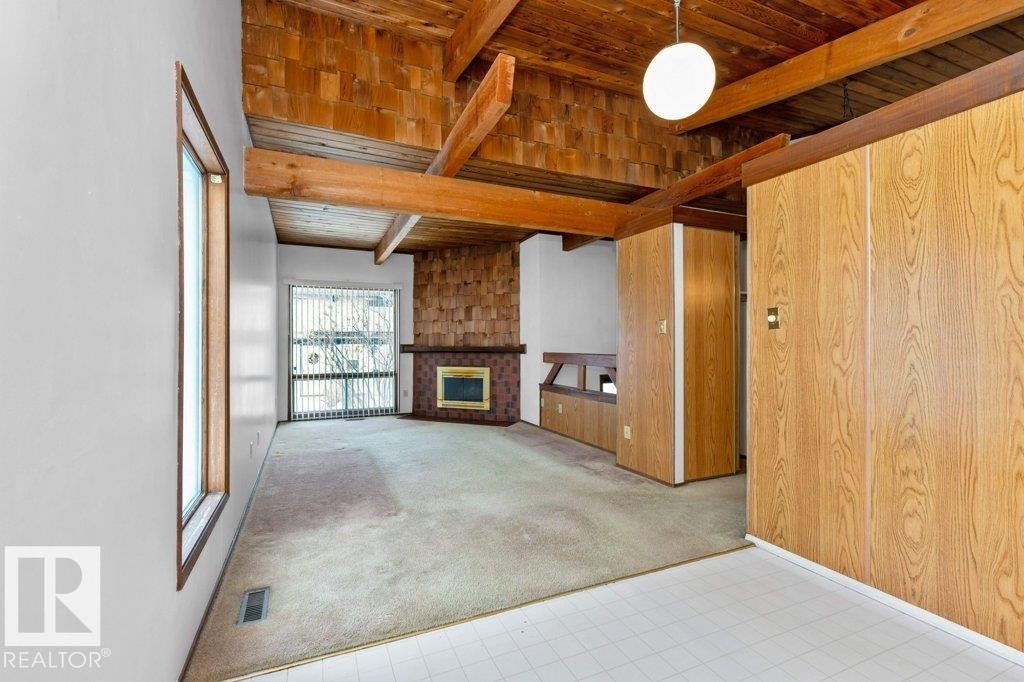536 Lee Ridge Road, Edmonton, AB - Indoor With Fireplace