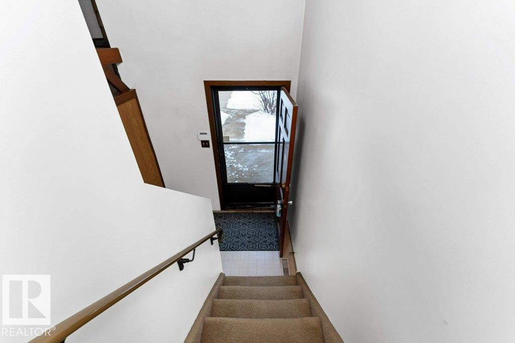 536 Lee Ridge Road, Edmonton, AB - Indoor Photo Showing Other Room