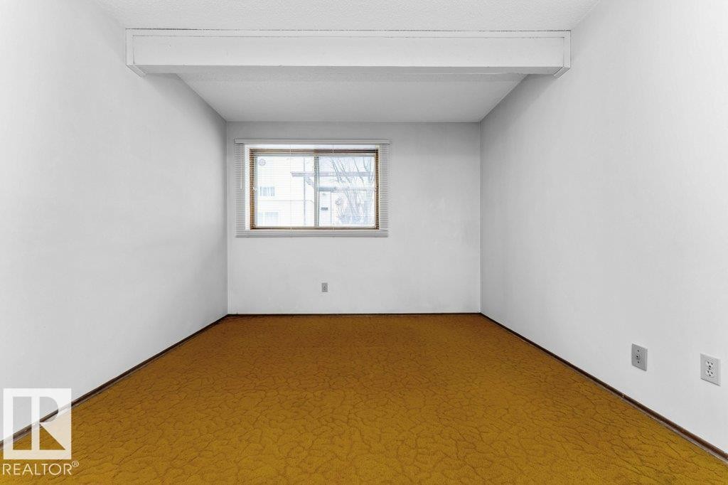 536 Lee Ridge Road, Edmonton, AB - Indoor Photo Showing Other Room