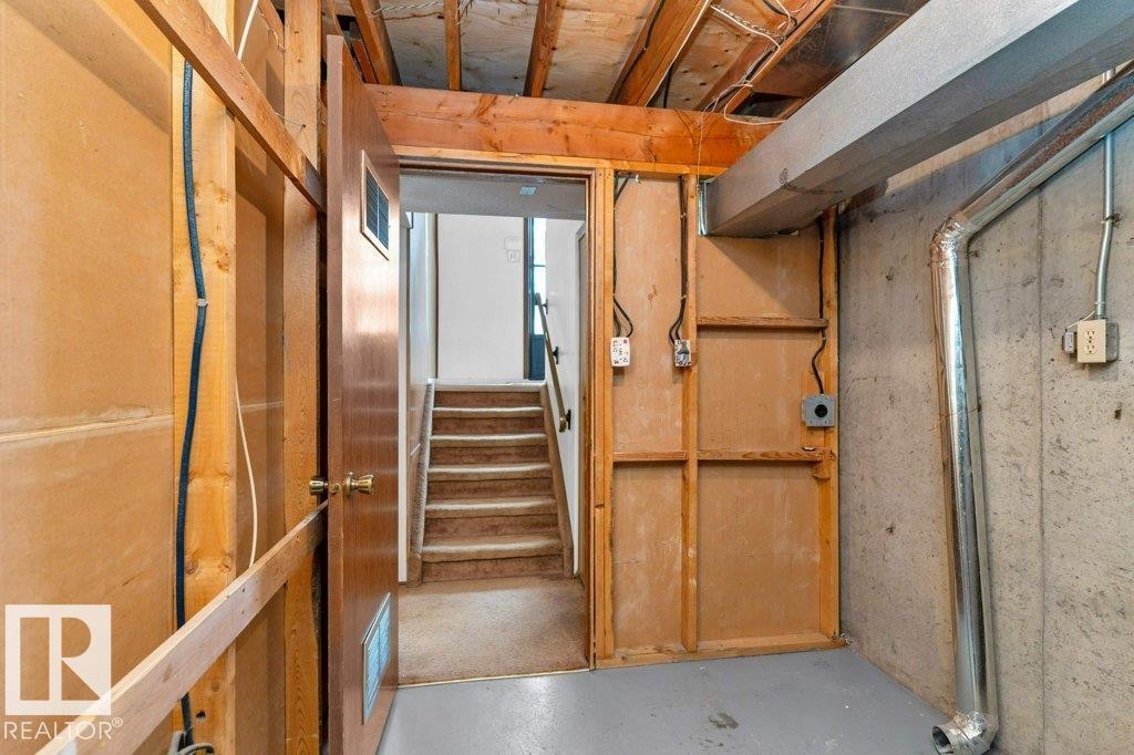 536 Lee Ridge Road, Edmonton, AB - Indoor Photo Showing Basement