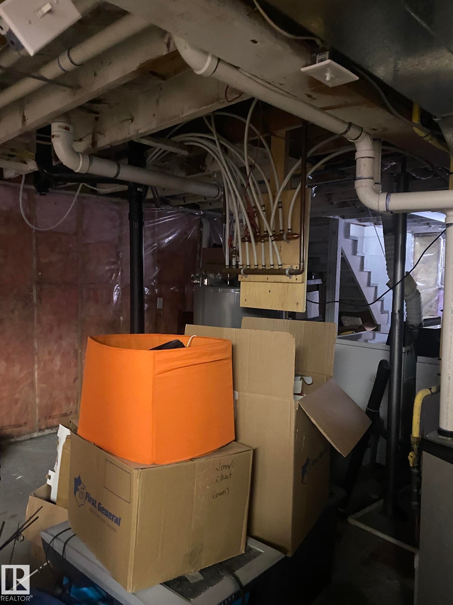 View of unfinished below grade area - 10945 54 Avenue, Edmonton, AB - Indoor Photo Showing Basement