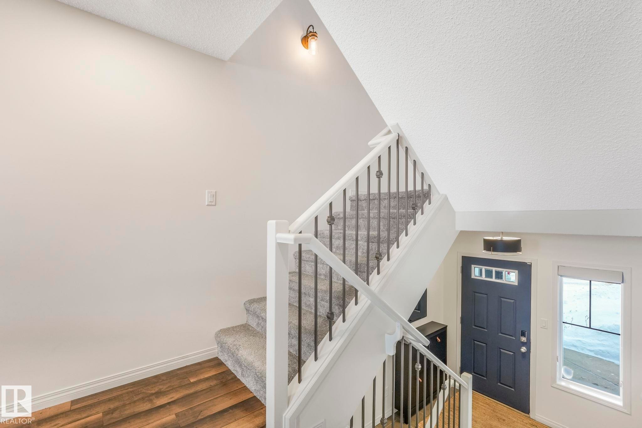 5507 Crabapple Loop, Edmonton, AB - Indoor Photo Showing Other Room
