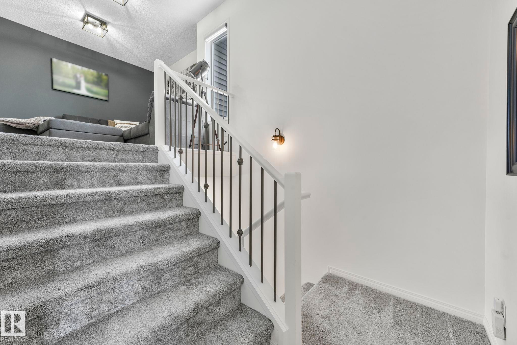 5507 Crabapple Loop, Edmonton, AB - Indoor Photo Showing Other Room