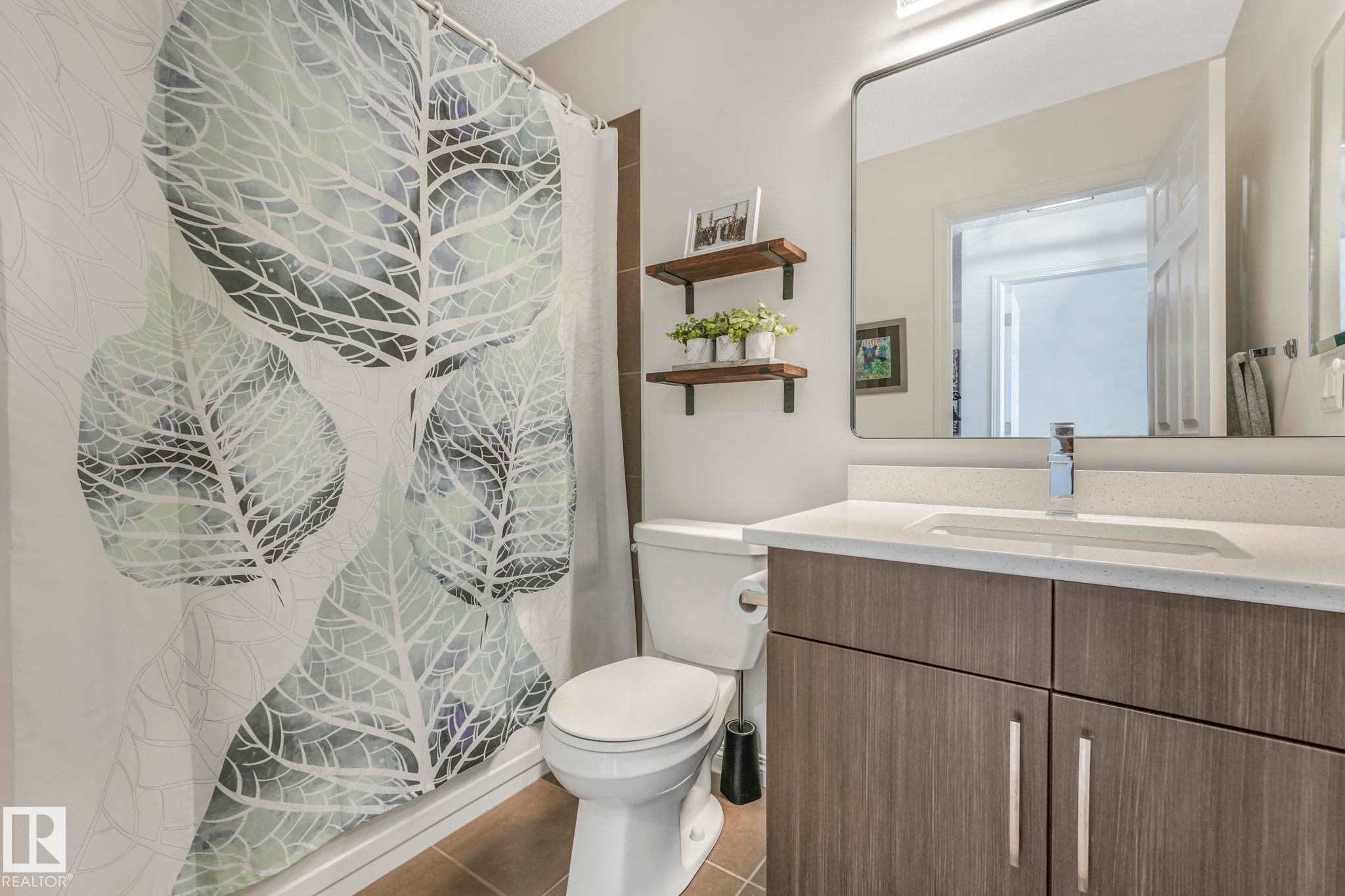 5507 Crabapple Loop, Edmonton, AB - Indoor Photo Showing Bathroom