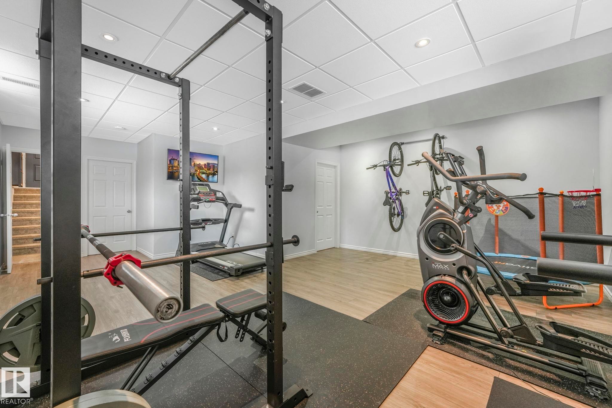 5507 Crabapple Loop, Edmonton, AB - Indoor Photo Showing Gym Room