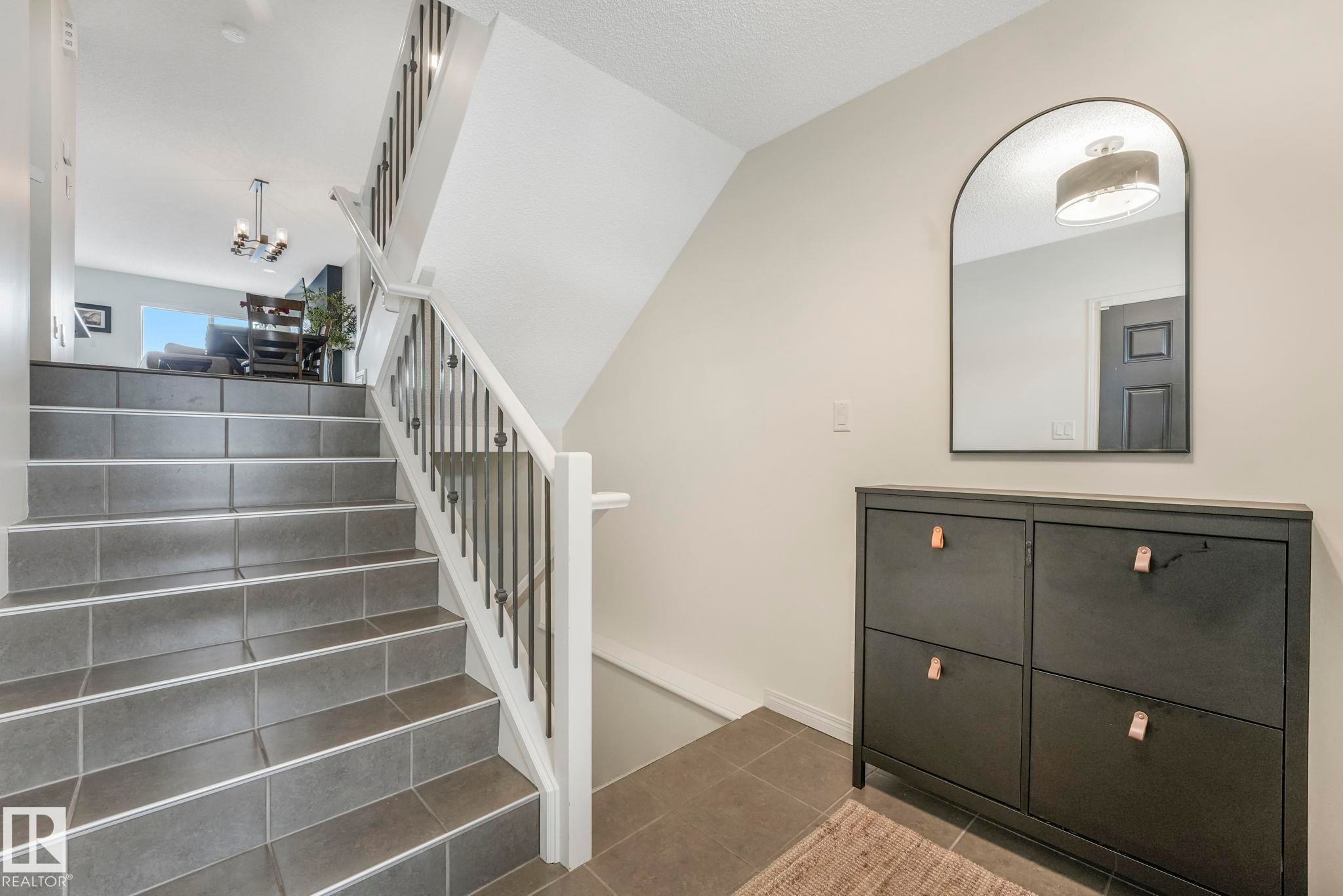 5507 Crabapple Loop, Edmonton, AB - Indoor Photo Showing Other Room