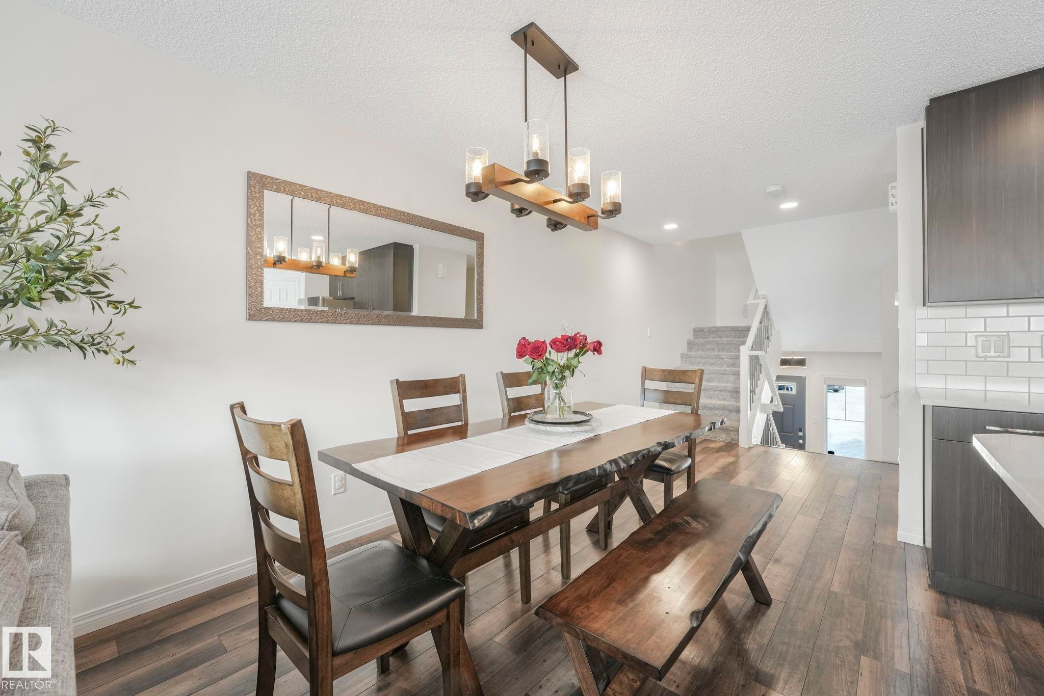 5507 Crabapple Loop, Edmonton, AB - Indoor Photo Showing Dining Room