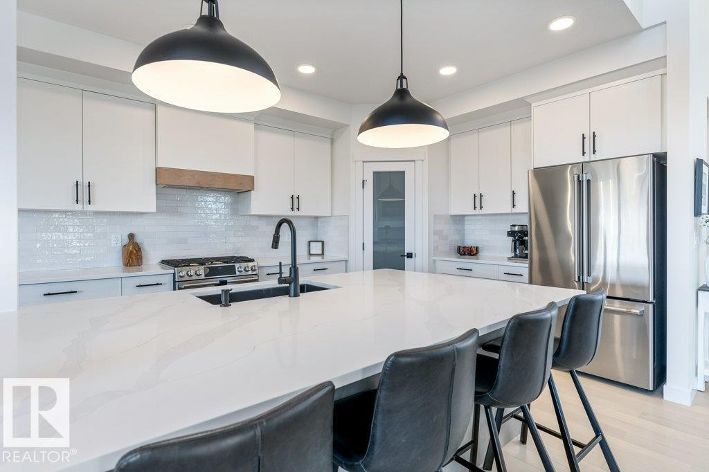 65 Jubilation Drive, St. Albert, AB - Indoor Photo Showing Kitchen With Upgraded Kitchen