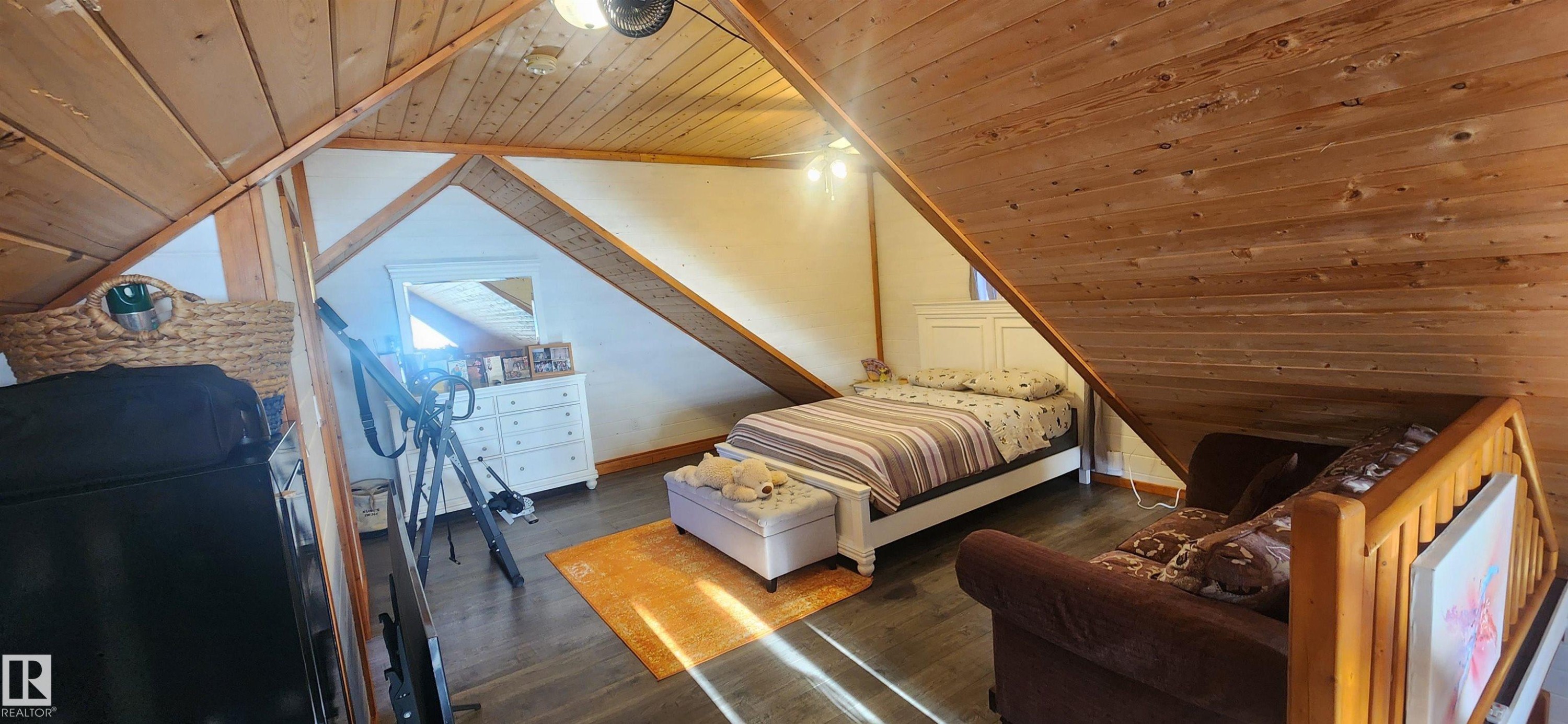 5216 - 53 Avenue, Clyde, AB - Indoor