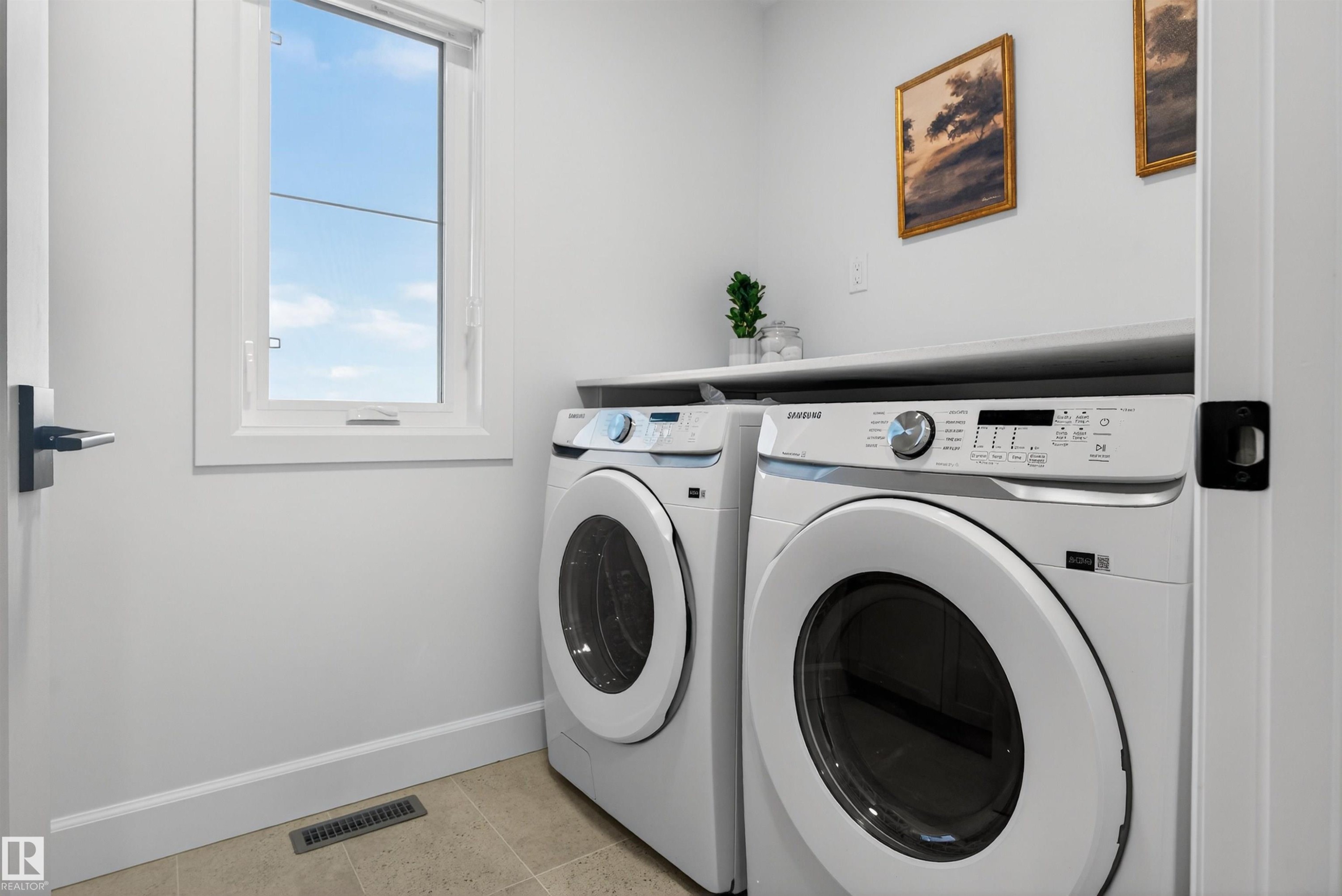 213 Paterson Link, Edmonton, AB - Indoor Photo Showing Laundry Room