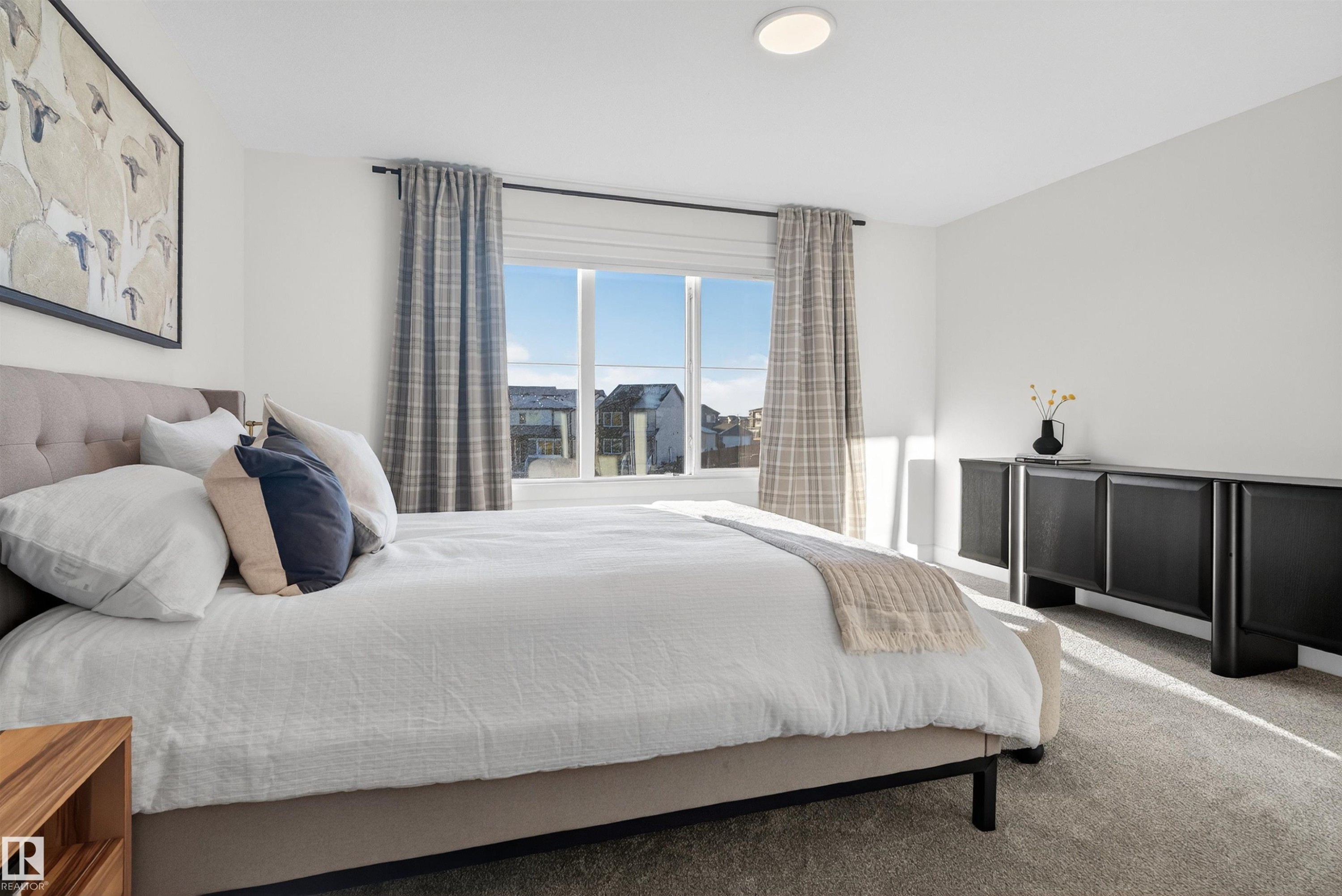 213 Paterson Link, Edmonton, AB - Indoor Photo Showing Bedroom