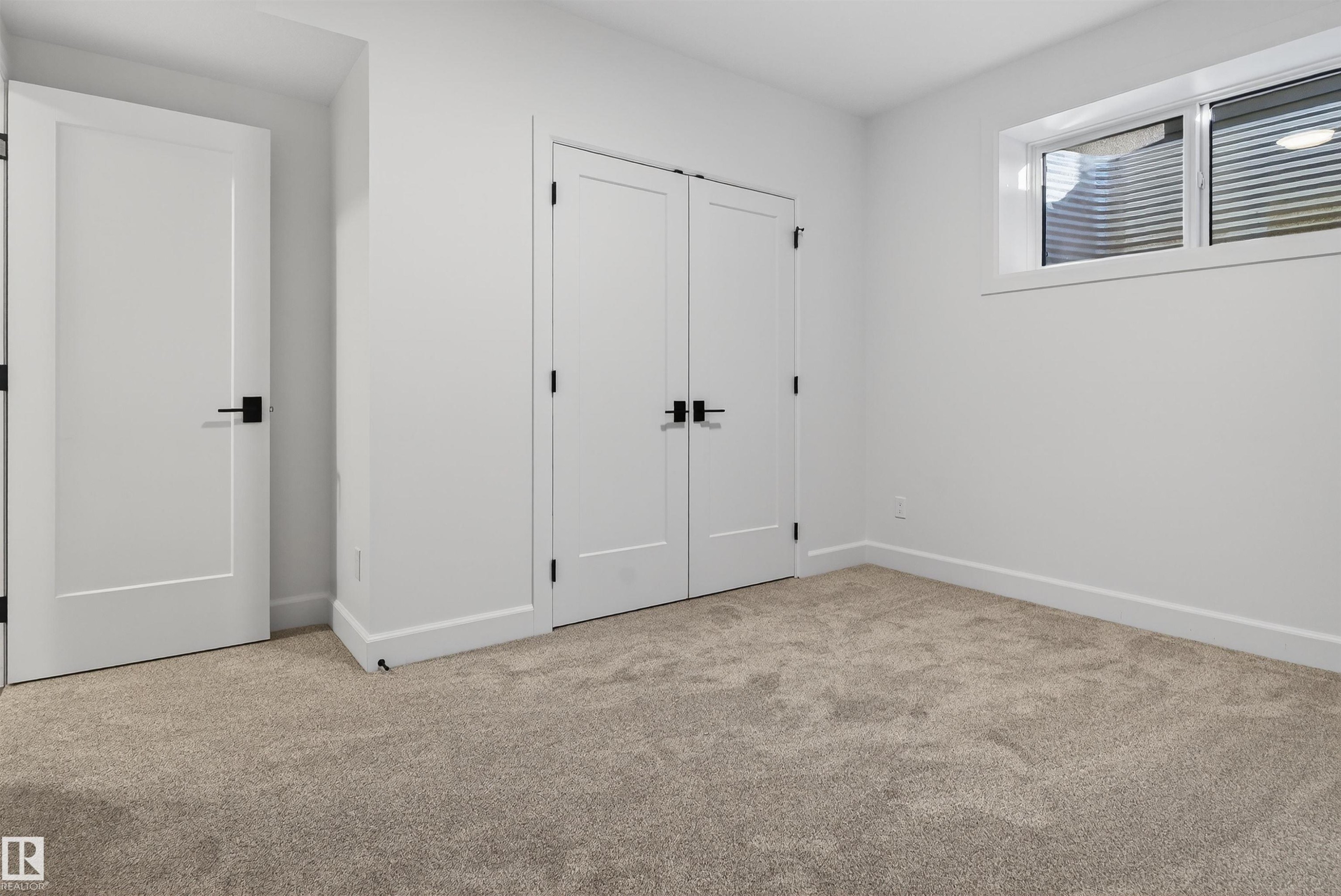 213 Paterson Link, Edmonton, AB - Indoor Photo Showing Other Room