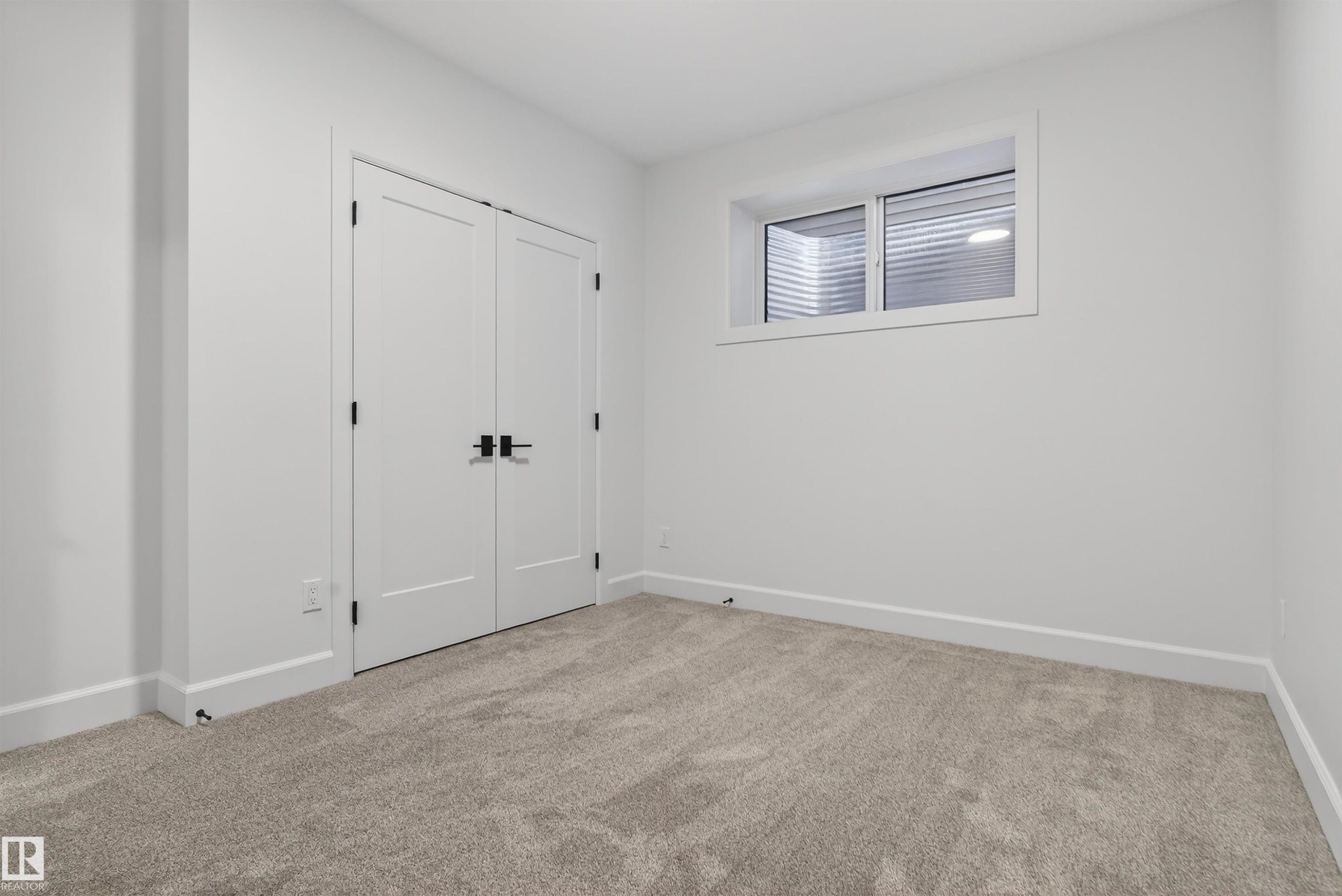 213 Paterson Link, Edmonton, AB - Indoor Photo Showing Other Room