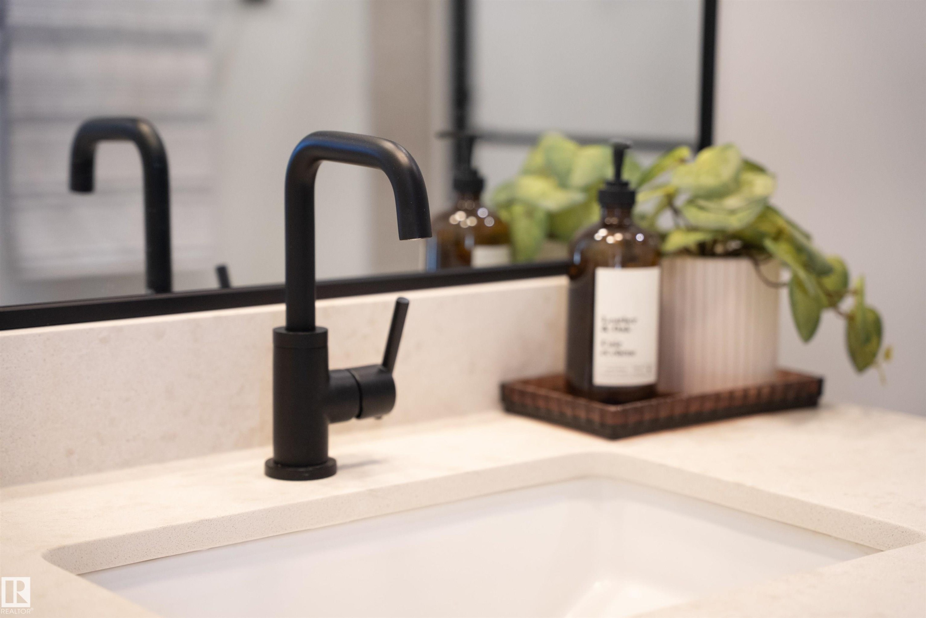 213 Paterson Link, Edmonton, AB - Indoor