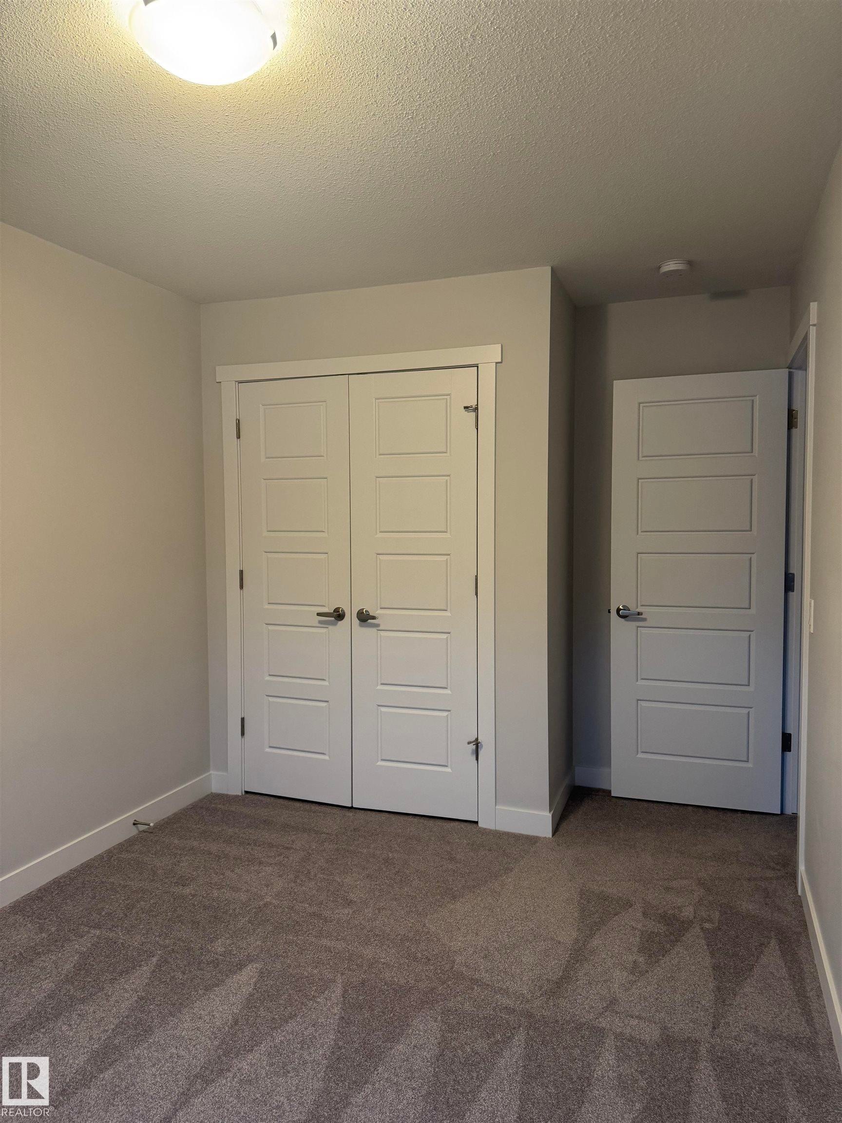 5316 Godson Point(E), Edmonton, AB - Indoor Photo Showing Garage