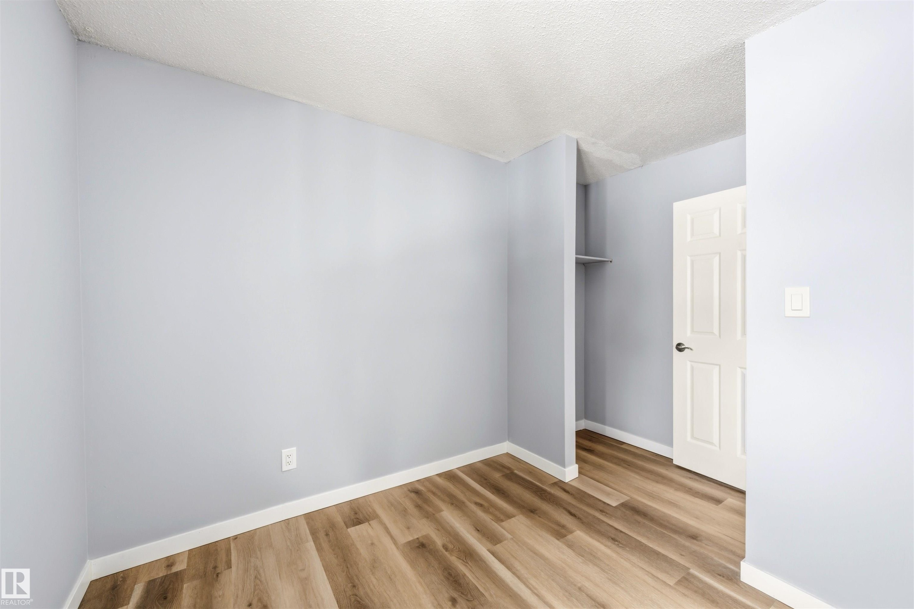 655 Abbottsfield Road, Edmonton, AB - Indoor Photo Showing Other Room