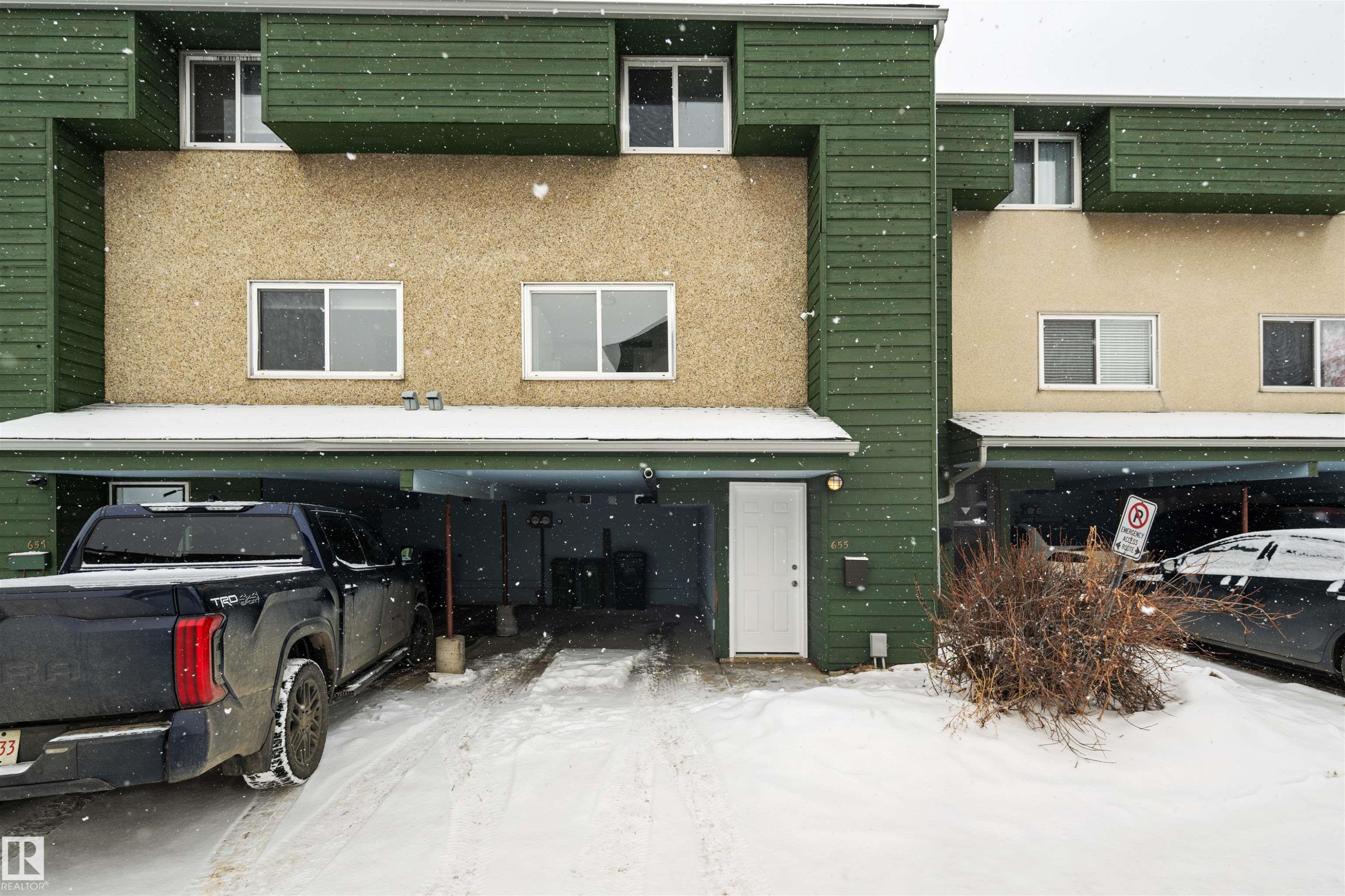 655 Abbottsfield Road, Edmonton, AB - Outdoor With Exterior