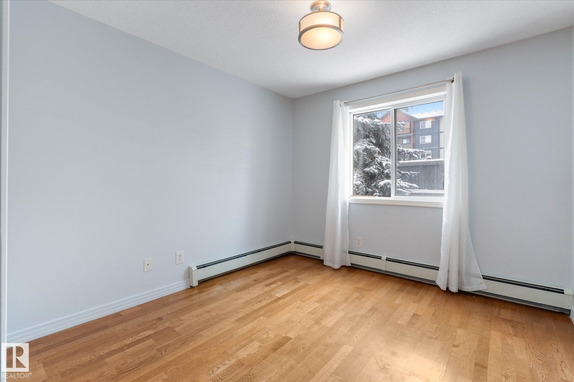117 5005 165 Avenue, Edmonton, AB - Indoor Photo Showing Other Room
