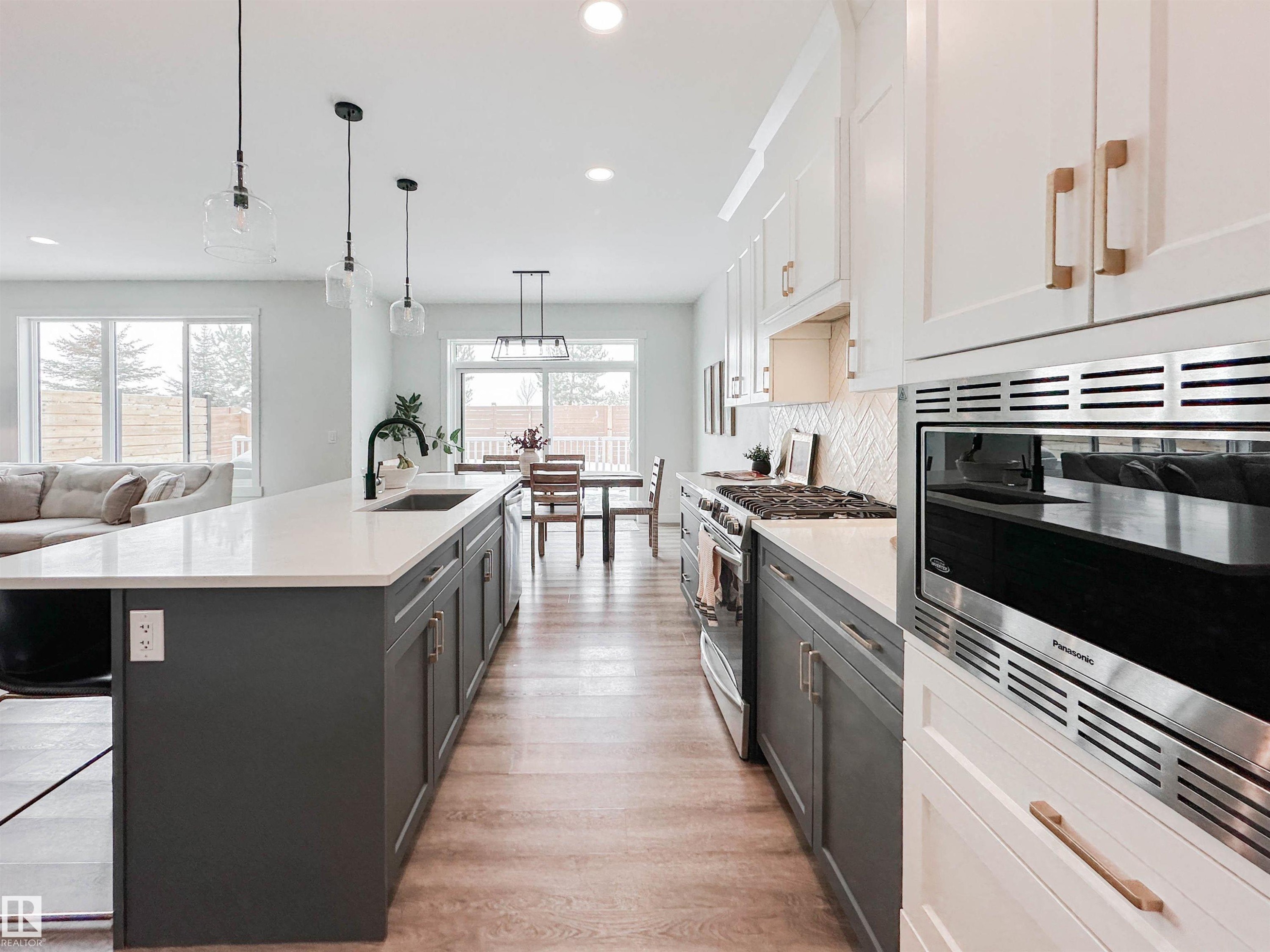 97 Joyal Way, St. Albert, AB - Indoor Photo Showing Kitchen With Upgraded Kitchen