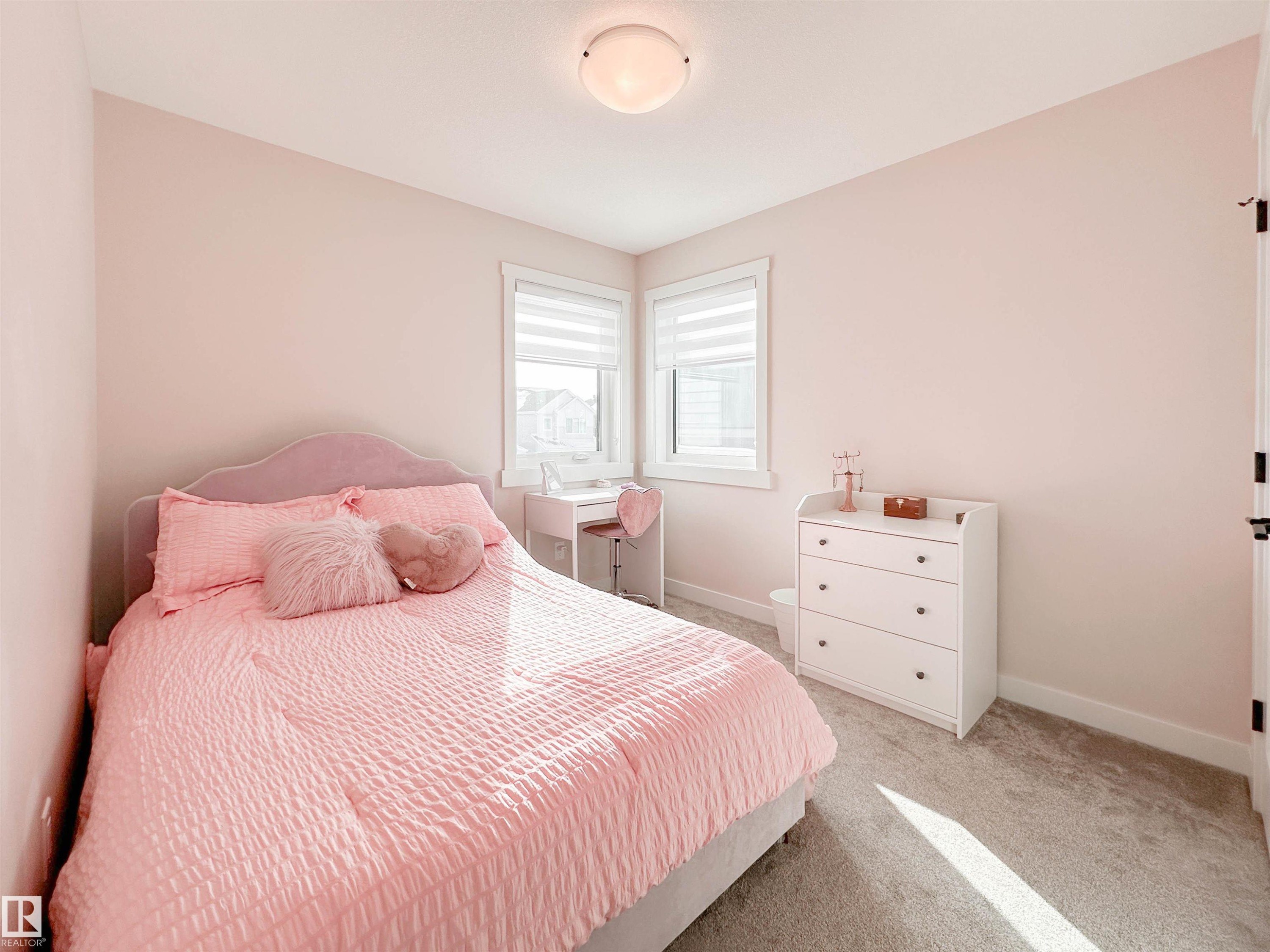 97 Joyal Way, St. Albert, AB - Indoor Photo Showing Bedroom
