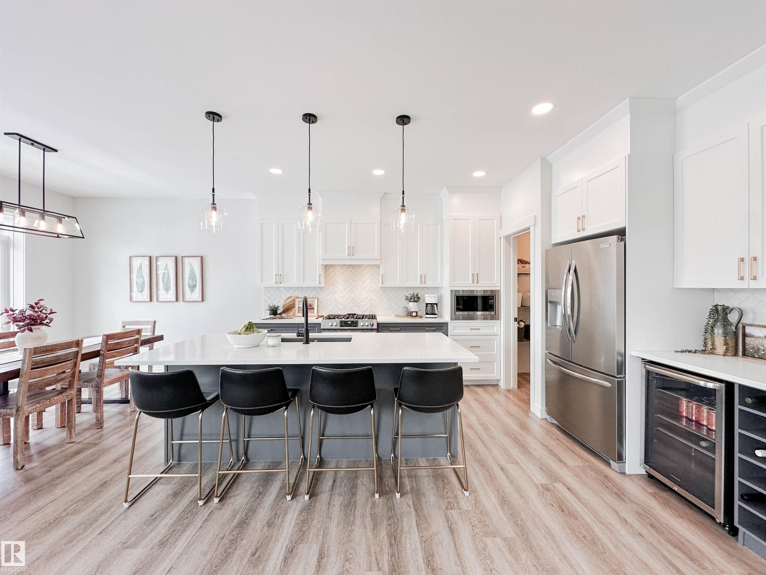 97 Joyal Way, St. Albert, AB - Indoor Photo Showing Kitchen With Upgraded Kitchen
