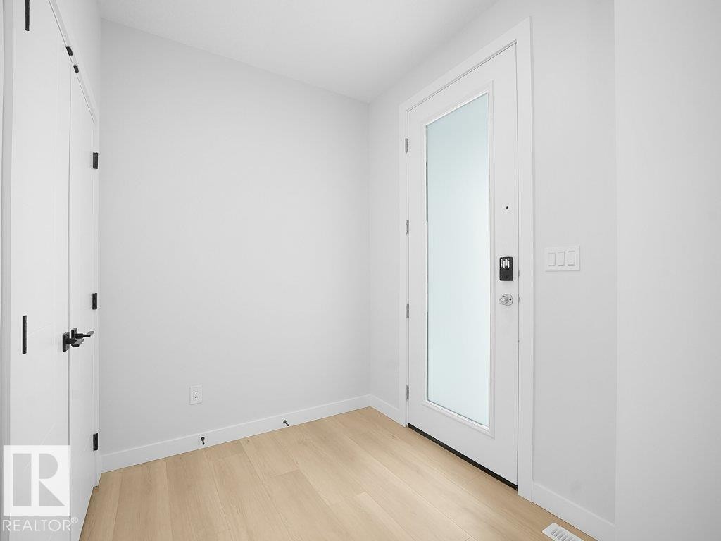 3322 Chickadee Drive, Edmonton, AB - Indoor Photo Showing Other Room