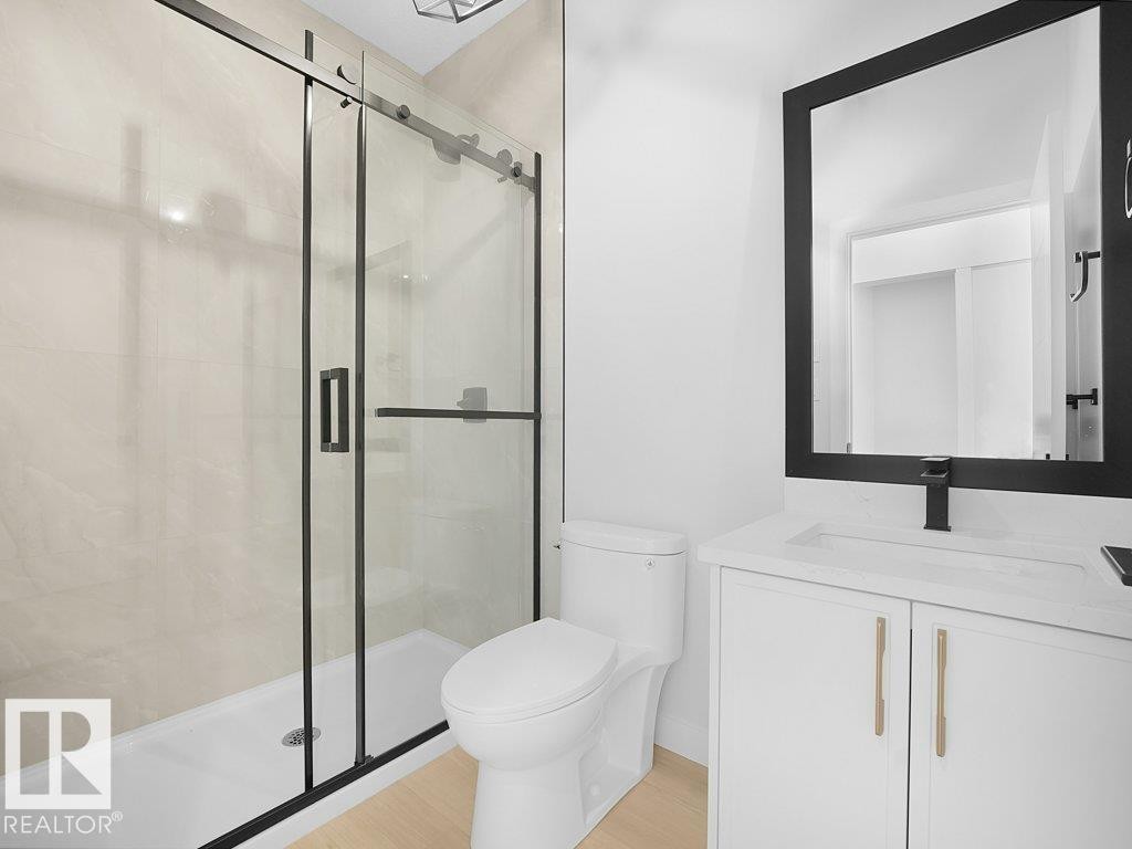 3322 Chickadee Drive, Edmonton, AB - Indoor Photo Showing Bathroom
