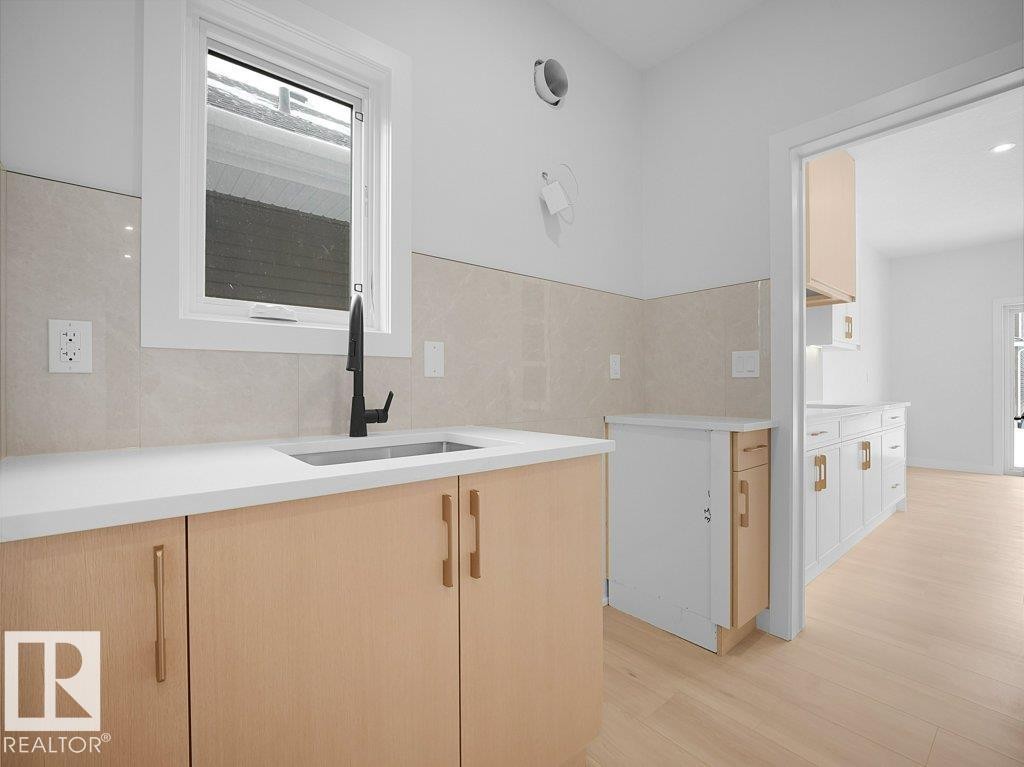 3322 Chickadee Drive, Edmonton, AB - Indoor