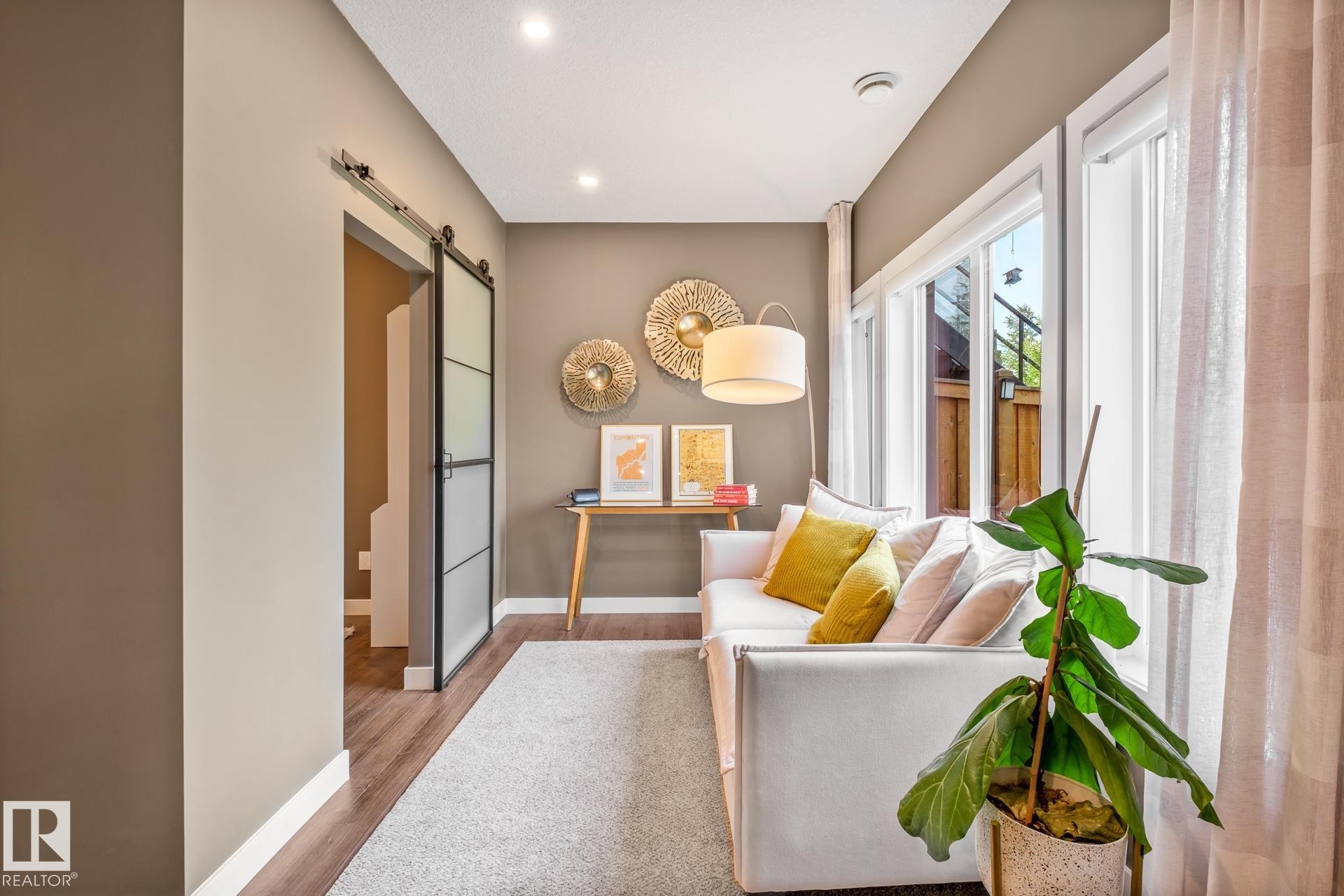 699 Howatt Drive, Edmonton, AB - Indoor