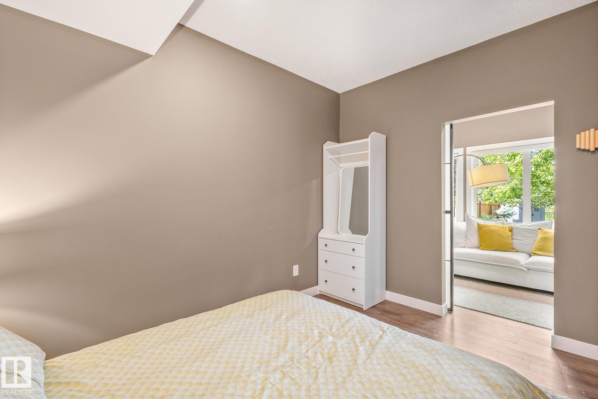 699 Howatt Drive, Edmonton, AB - Indoor Photo Showing Bedroom