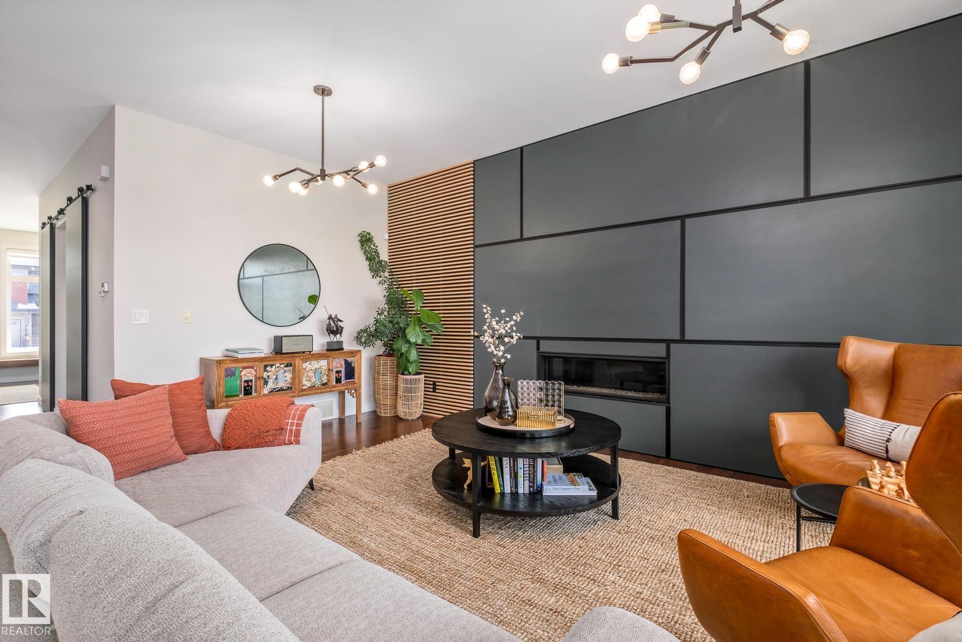 699 Howatt Drive, Edmonton, AB - Indoor Photo Showing Living Room