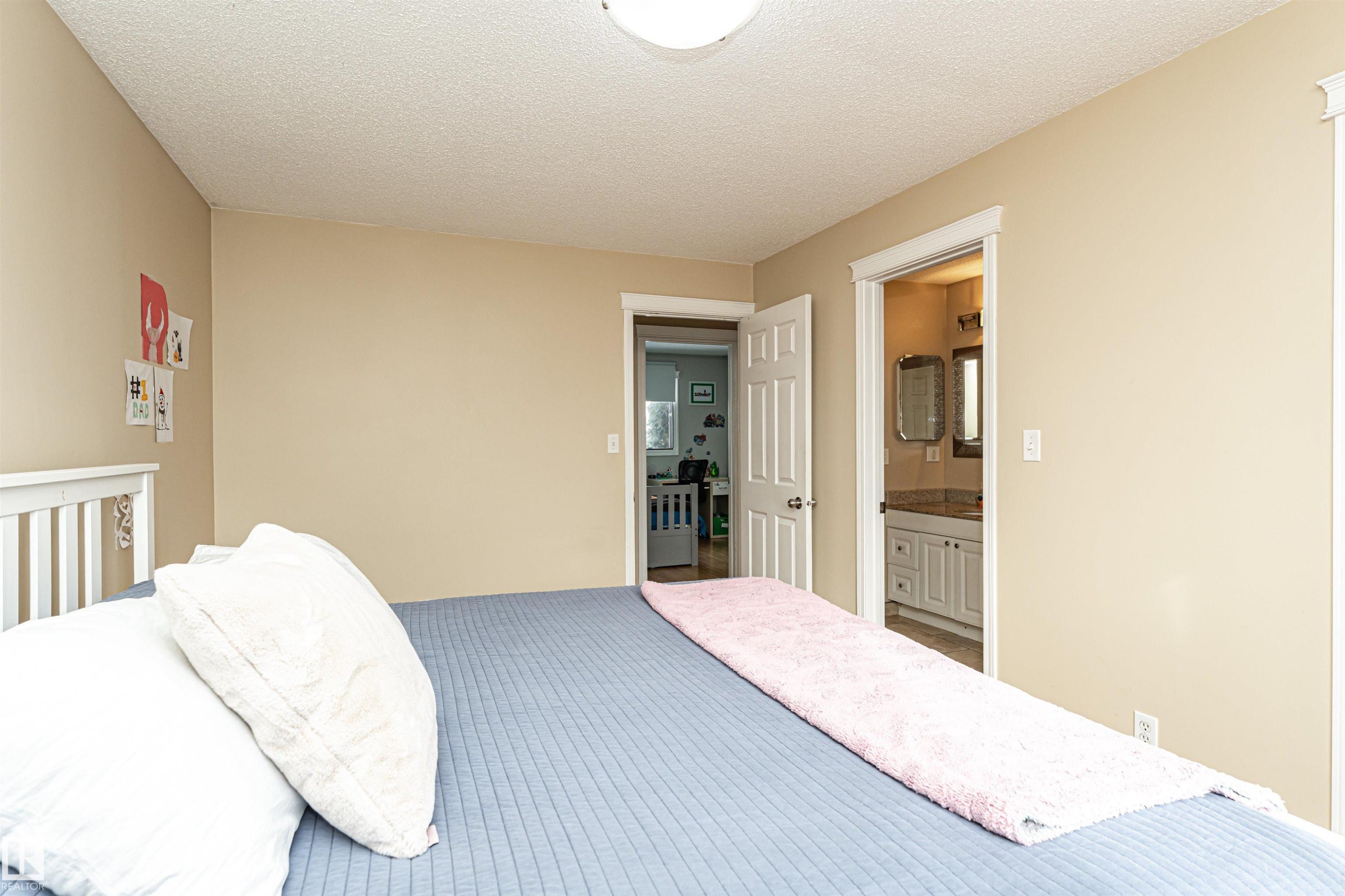 16331 119 Street Nw, Edmonton, AB - Indoor Photo Showing Bedroom