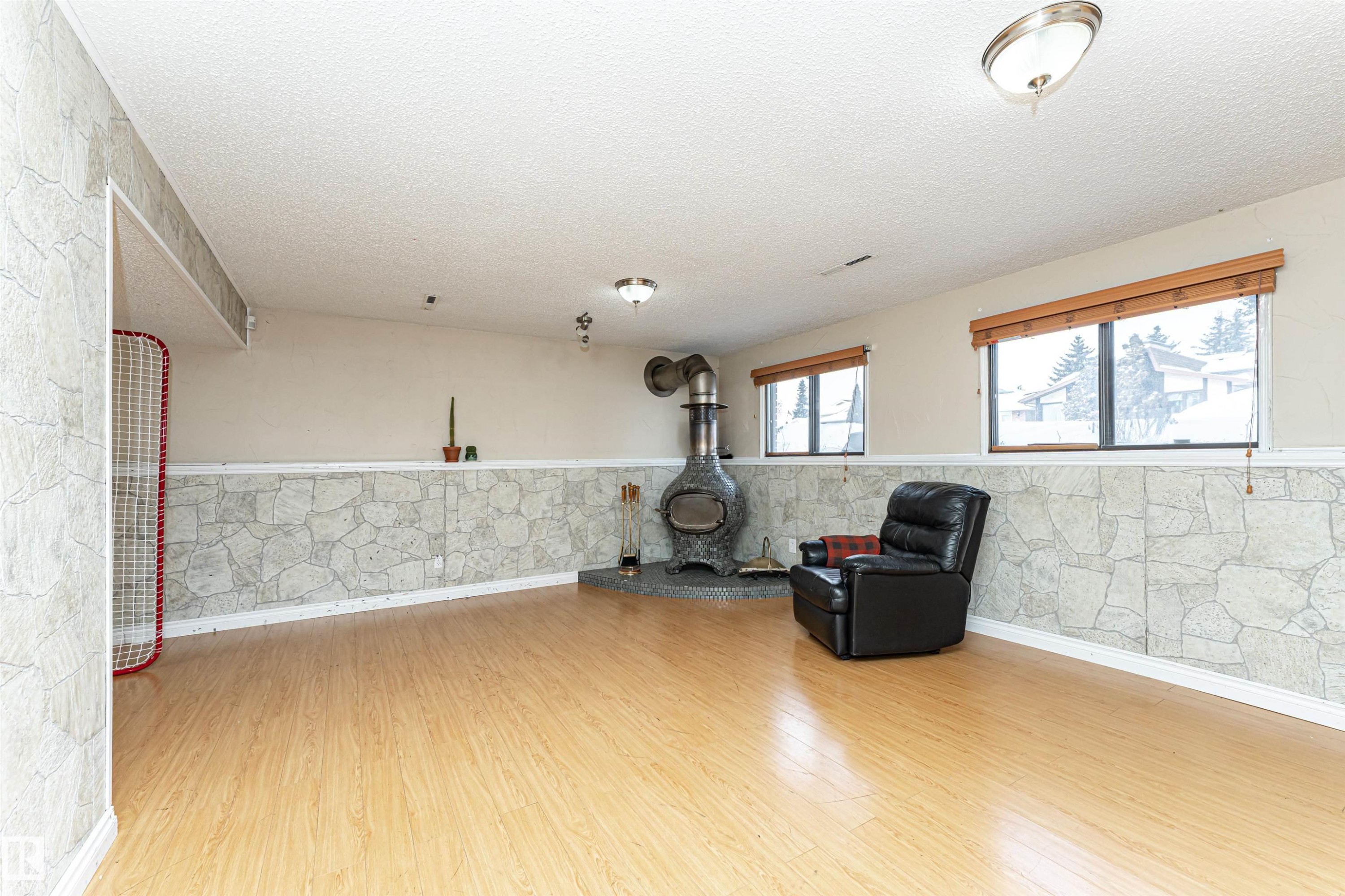 16331 119 Street Nw, Edmonton, AB - Indoor
