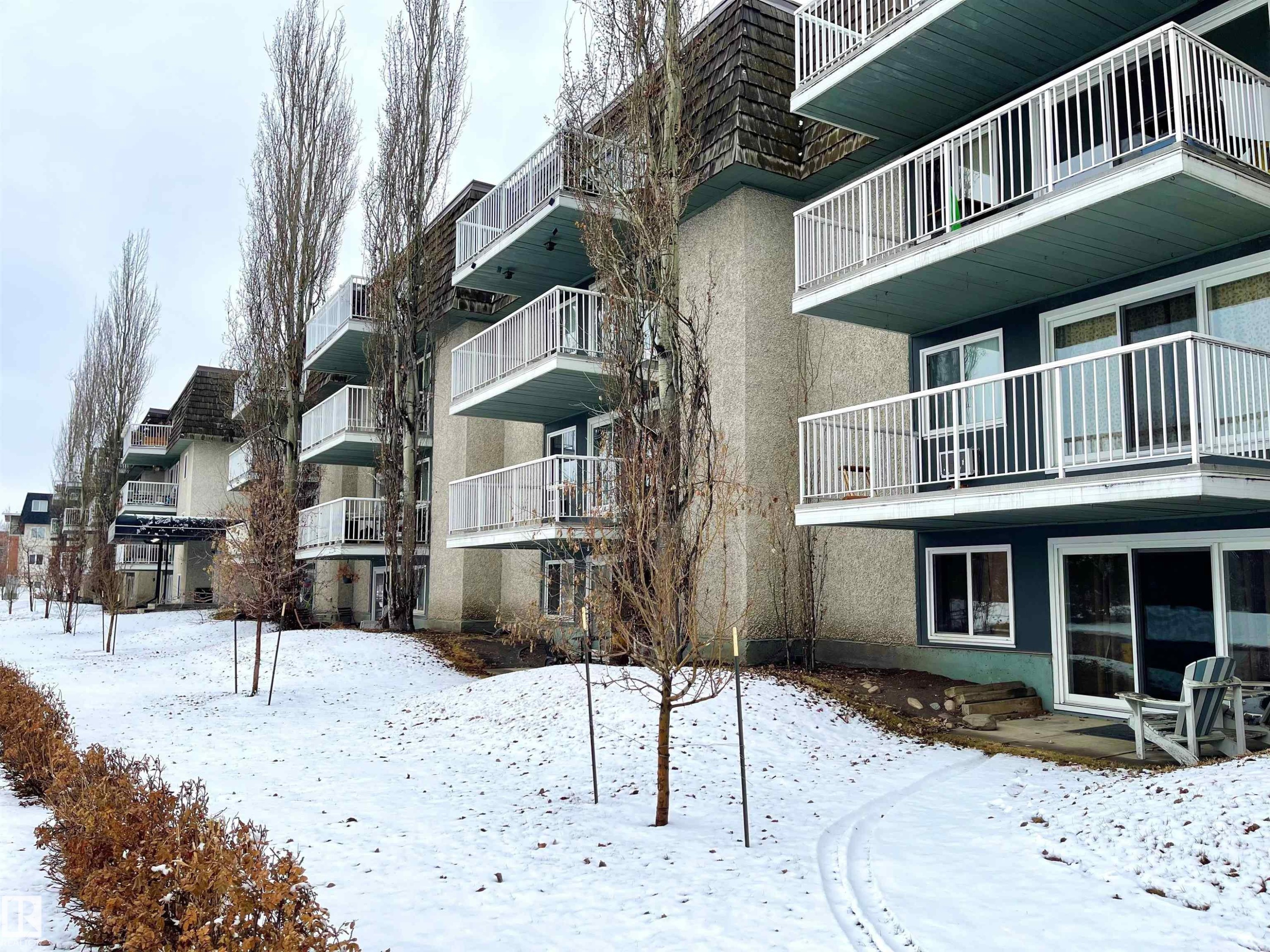 320 8604 Gateway Boulevard, Edmonton, AB - Outdoor