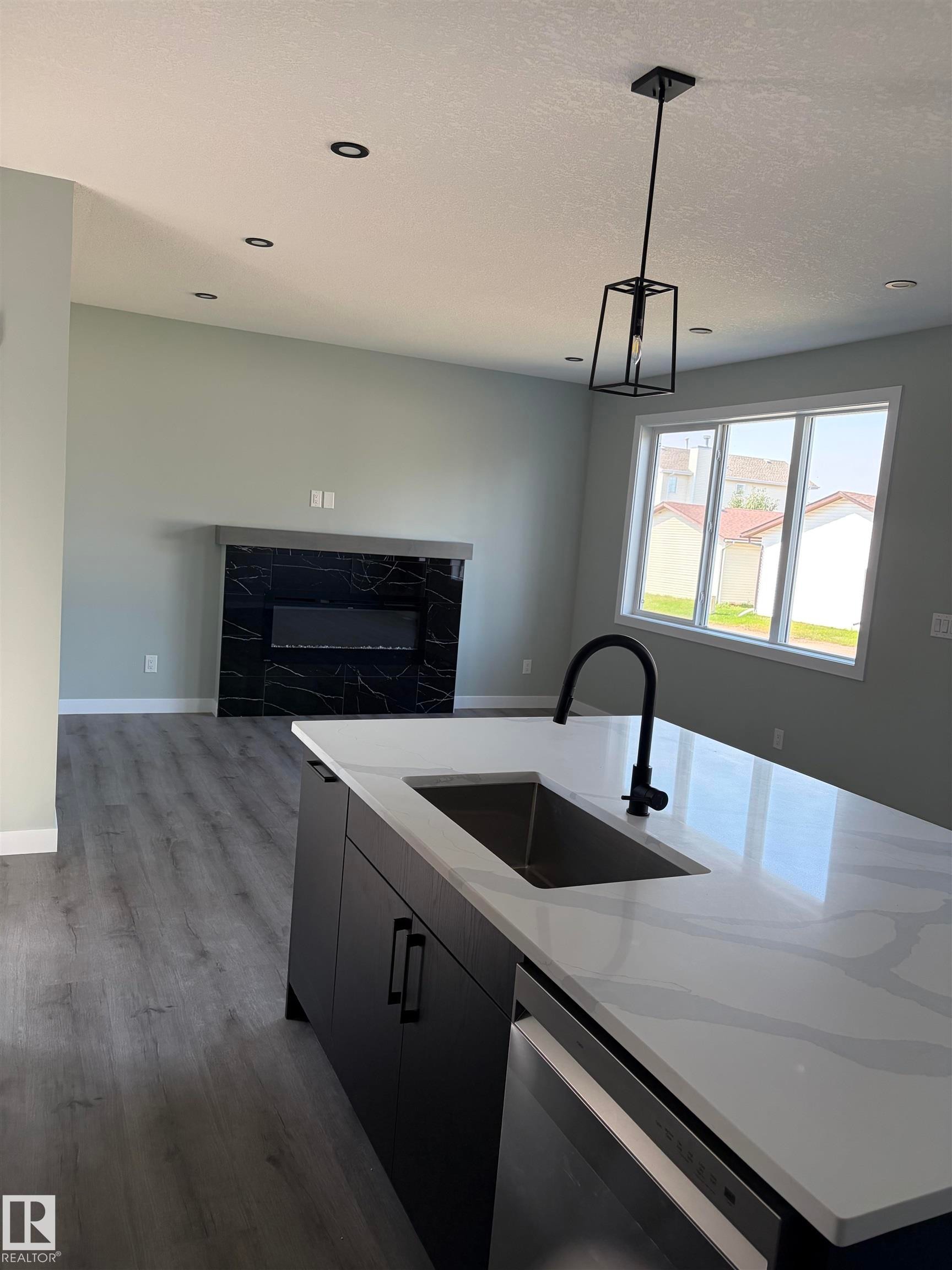 68 Maple Crescent, Gibbons, AB