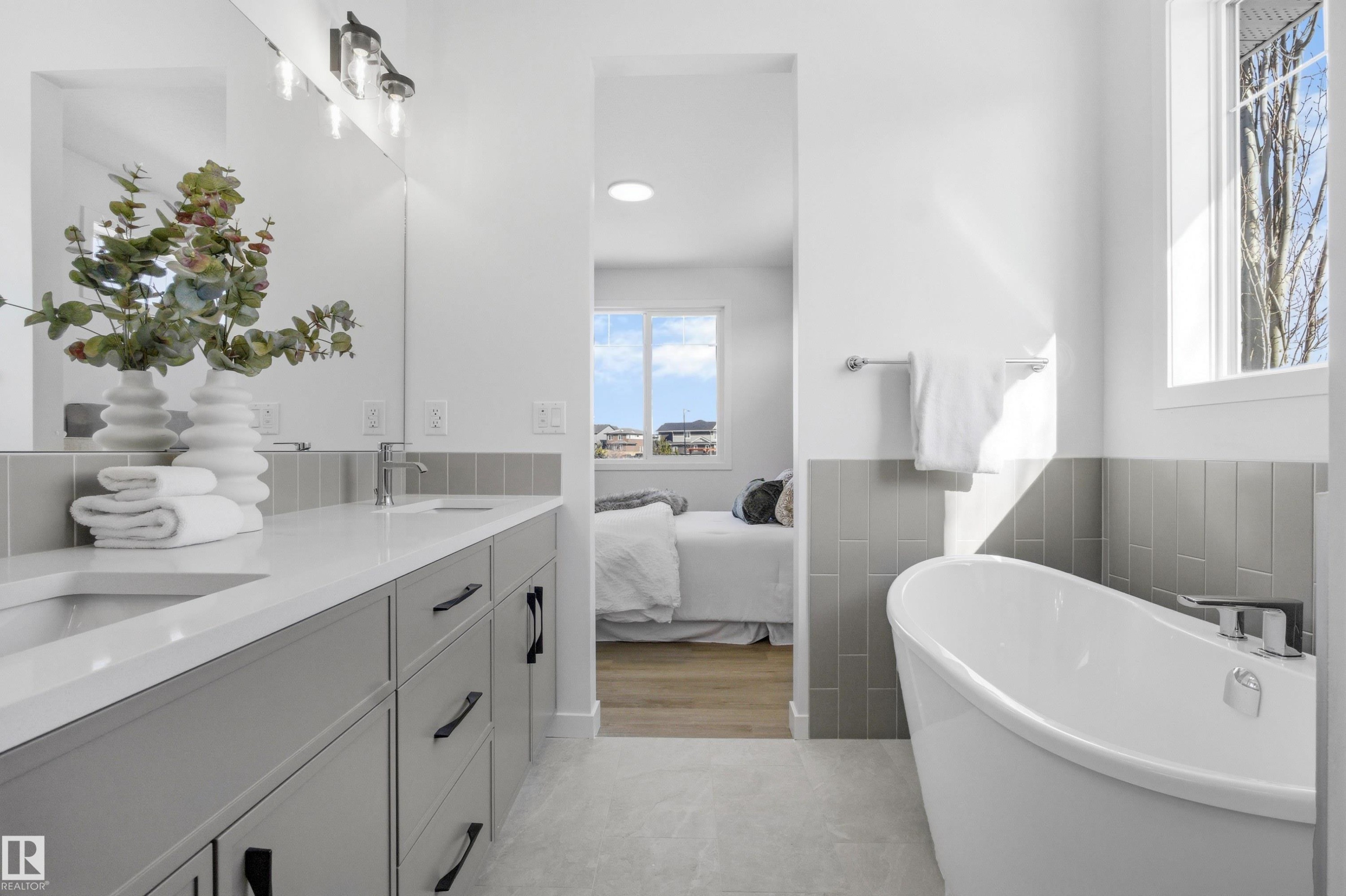 3704 Cross Landing, Edmonton, AB - Indoor Photo Showing Bathroom