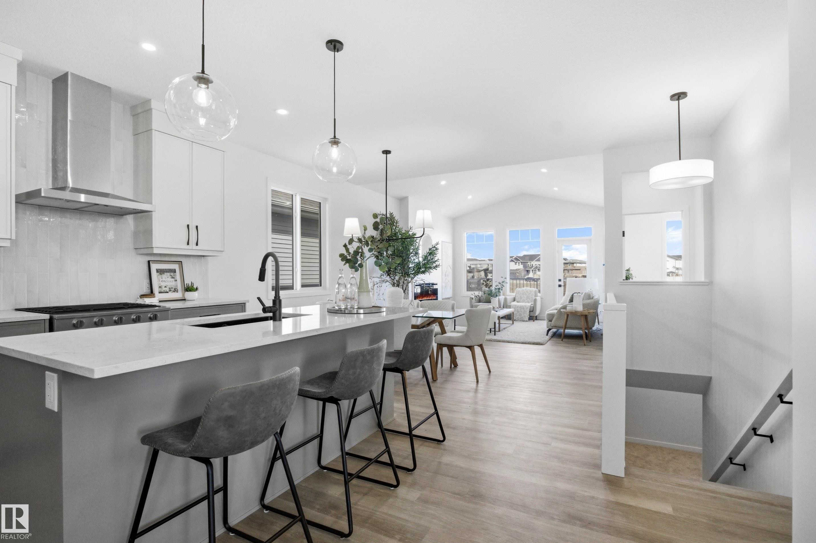 3704 Cross Landing, Edmonton, AB - Indoor Photo Showing Kitchen With Upgraded Kitchen