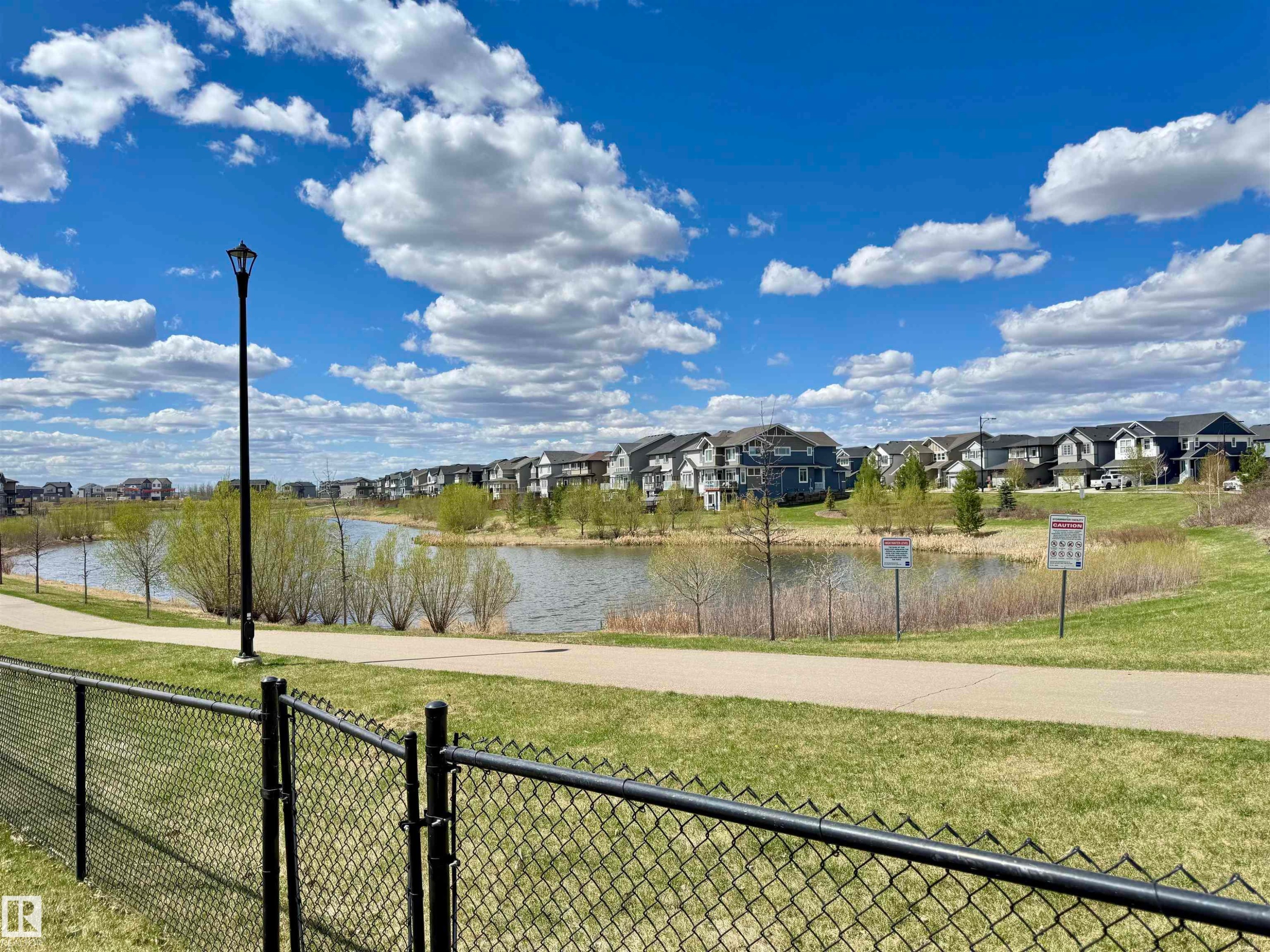 3704 Cross Landing, Edmonton, AB - Outdoor