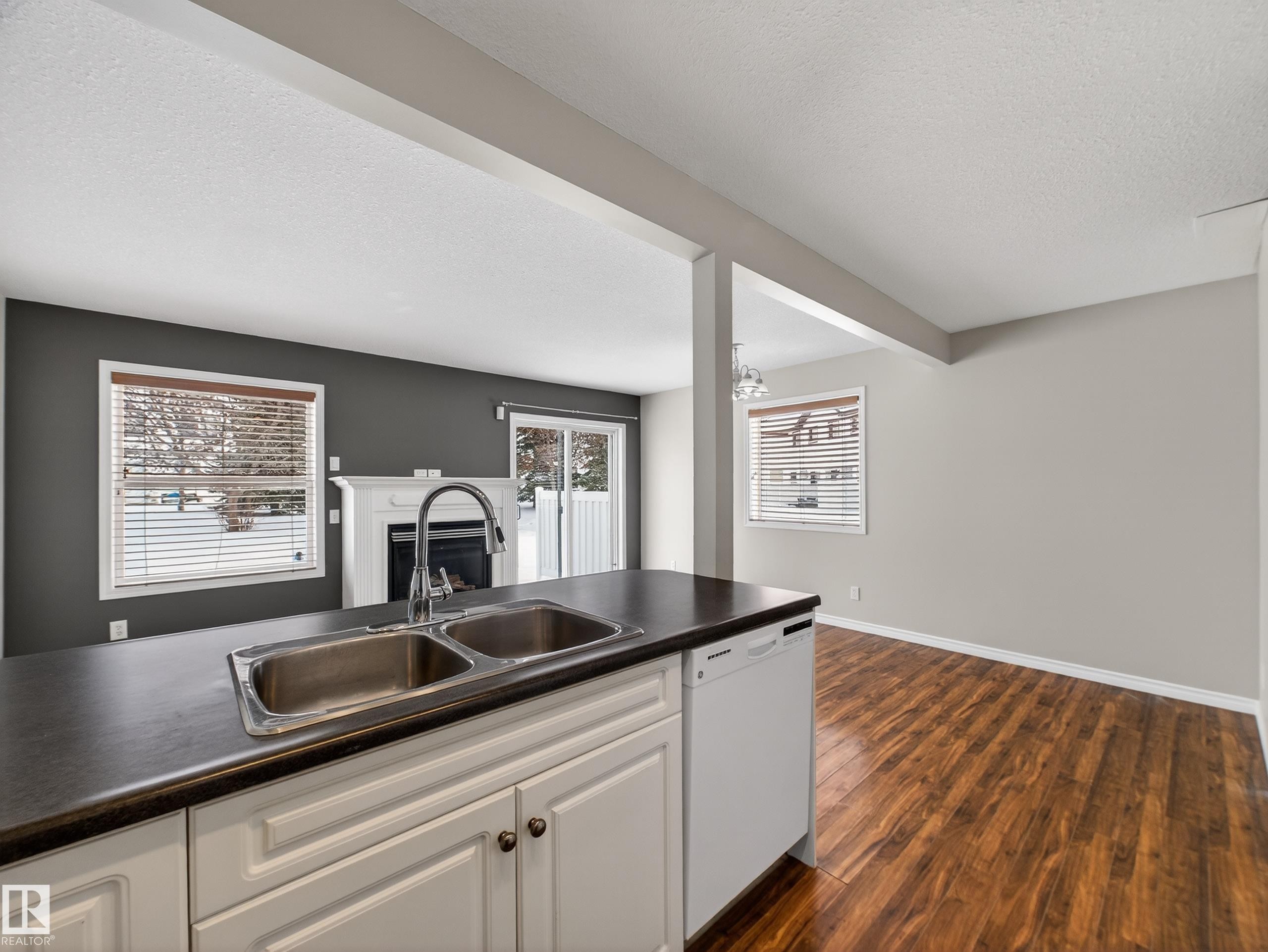 138 16823 84 Street, Edmonton, AB - Indoor Photo Showing Kitchen With Double Sink