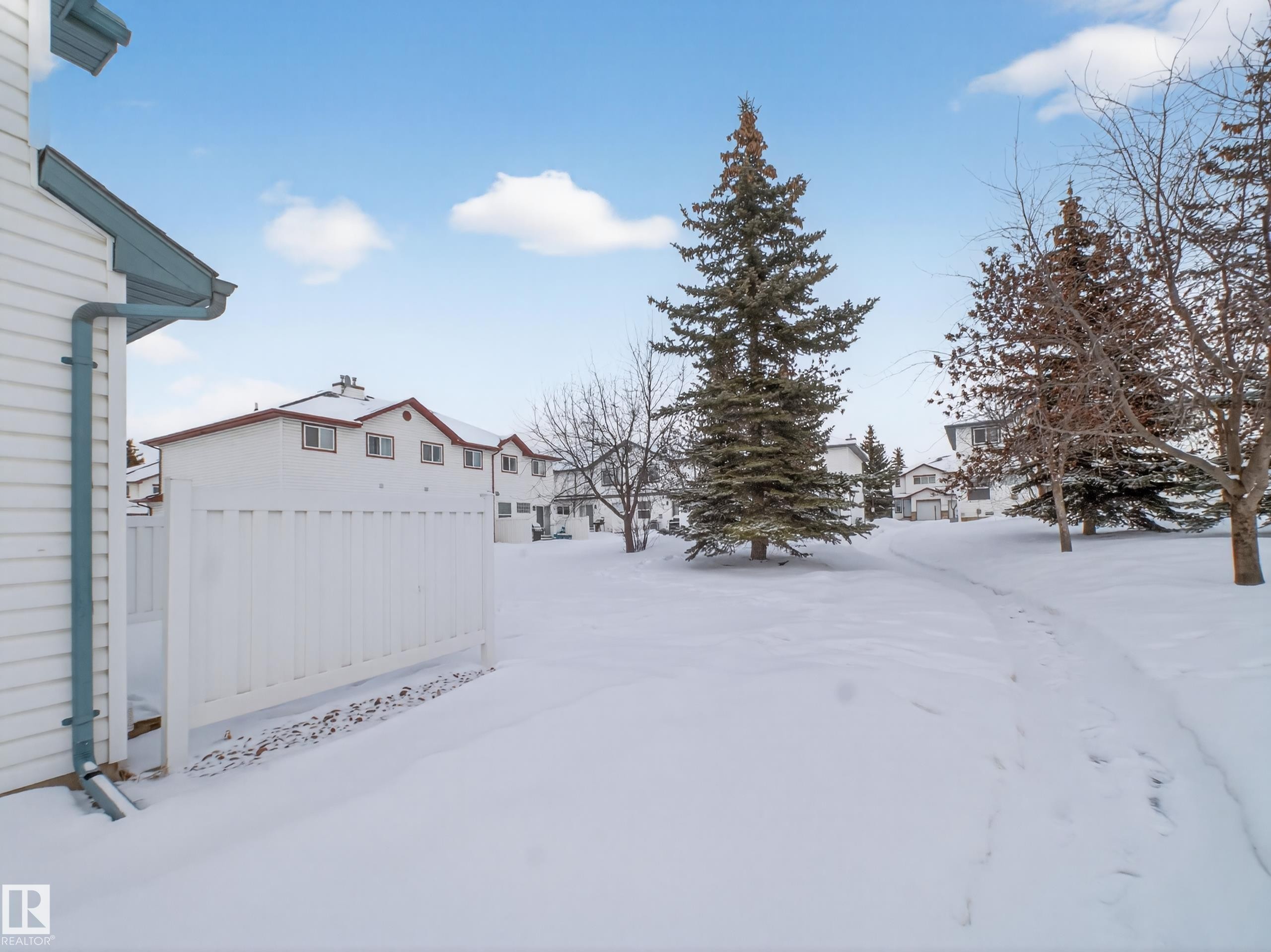 138 16823 84 Street, Edmonton, AB - Outdoor