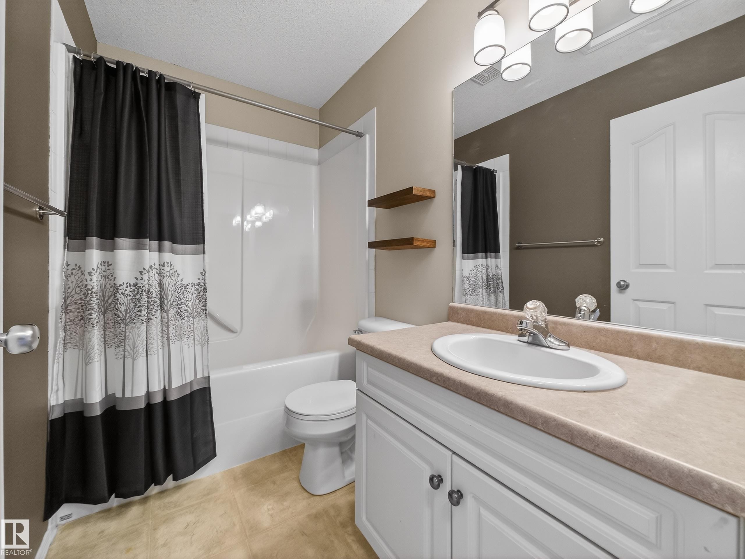 138 16823 84 Street, Edmonton, AB - Indoor Photo Showing Bathroom