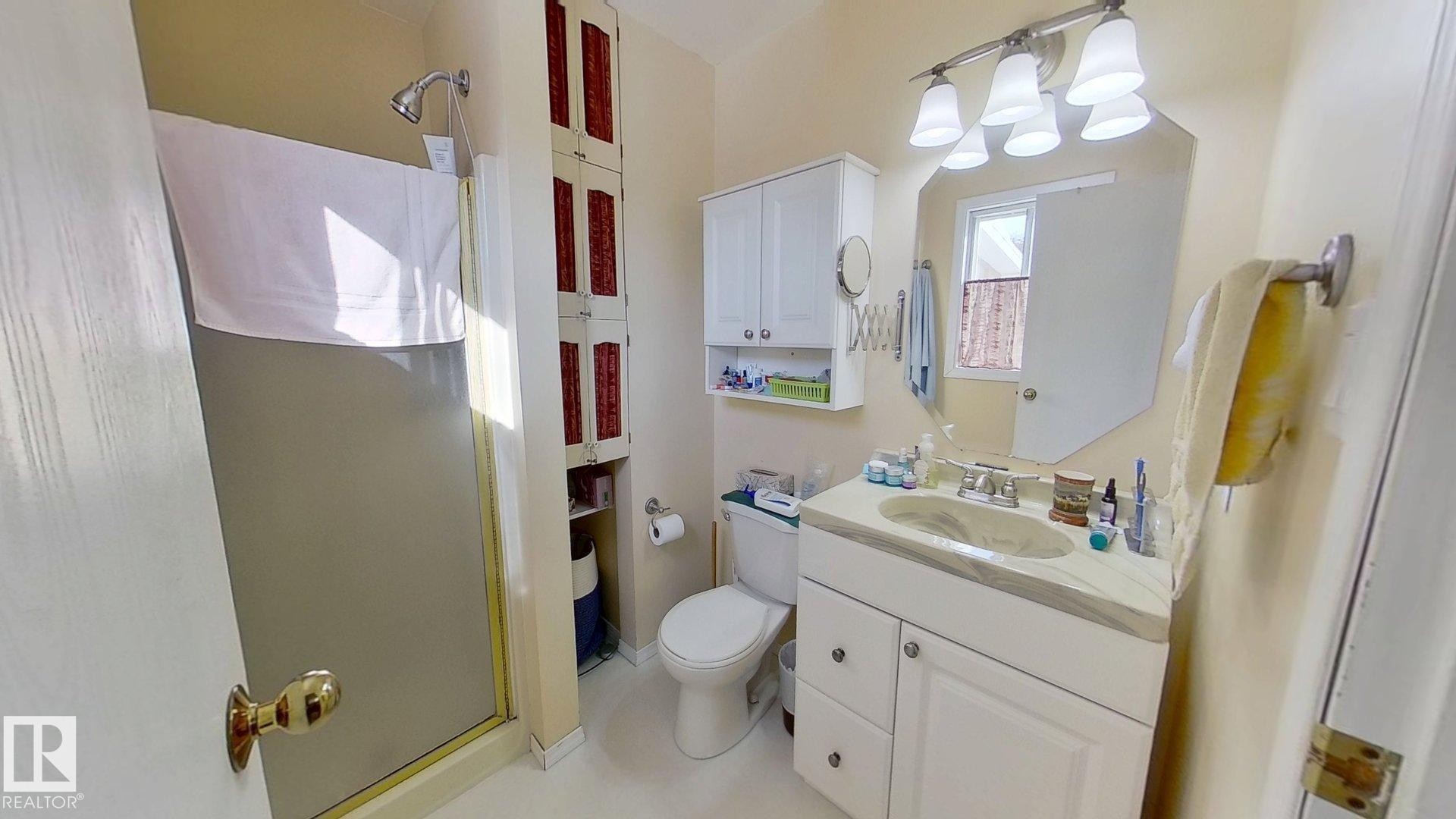 5307 Willow Drive, Boyle, AB - Indoor Photo Showing Bathroom